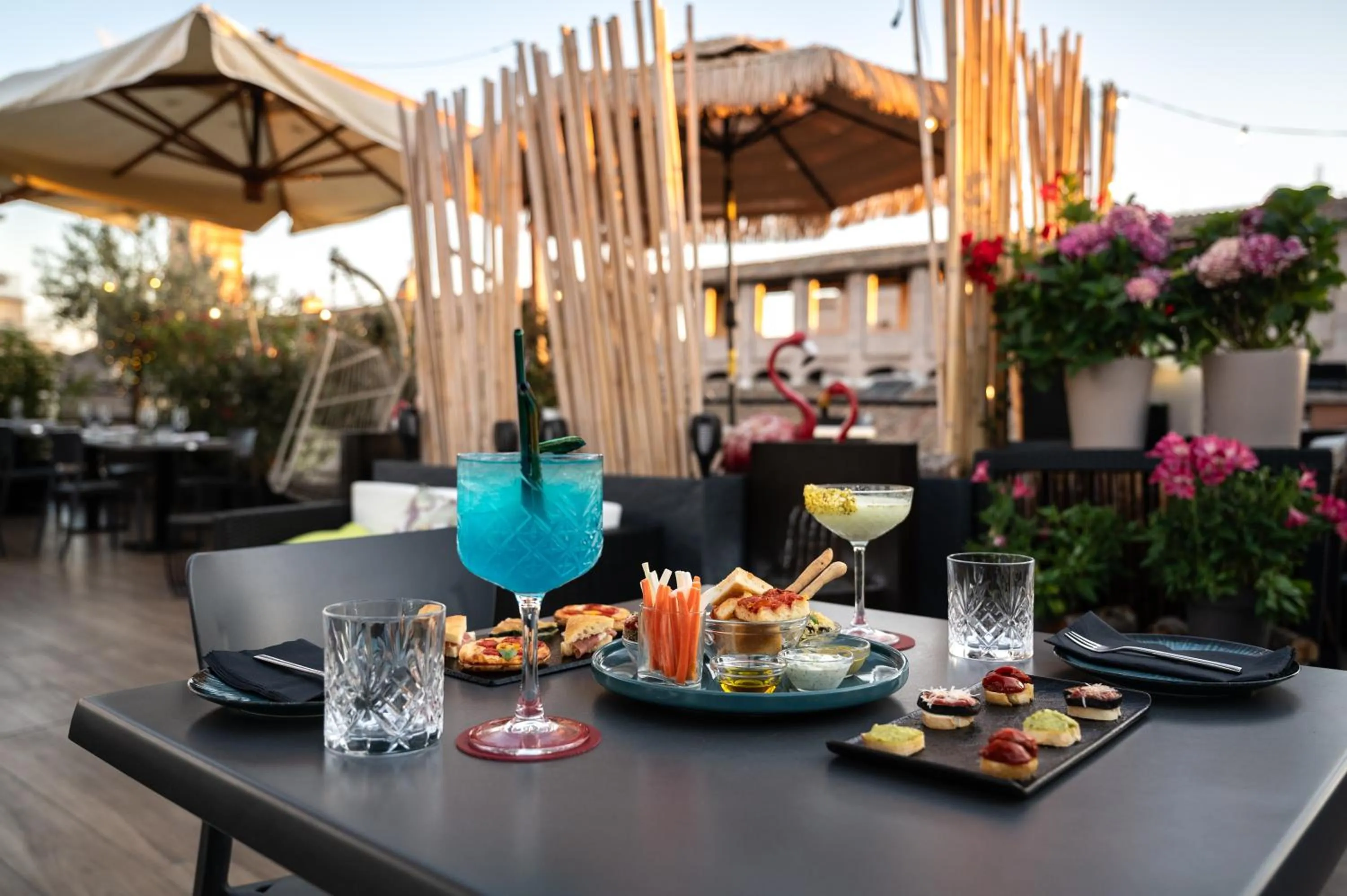 Restaurant/places to eat in Hotel Caravita