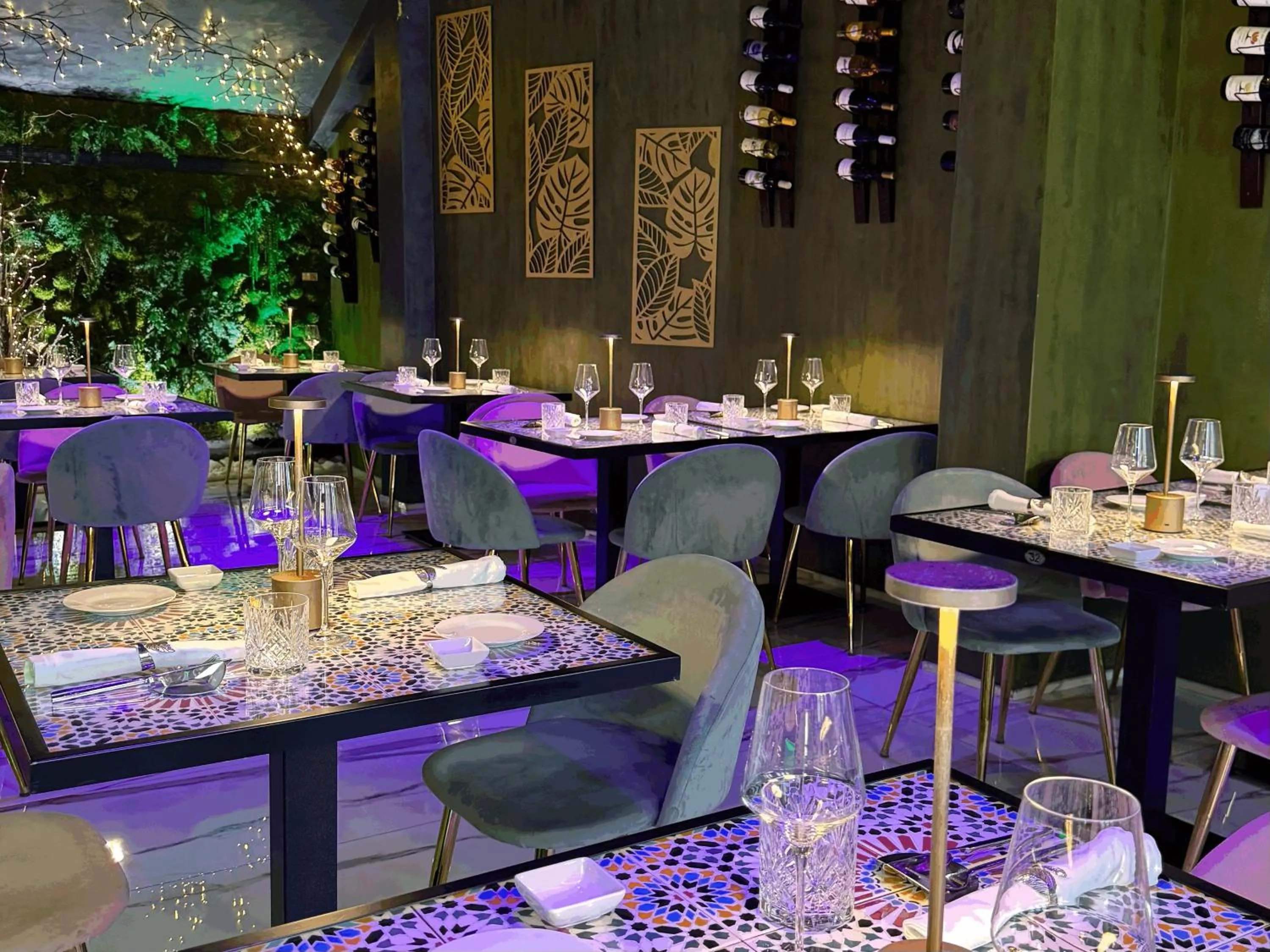 Restaurant/places to eat in Hotel Caravita