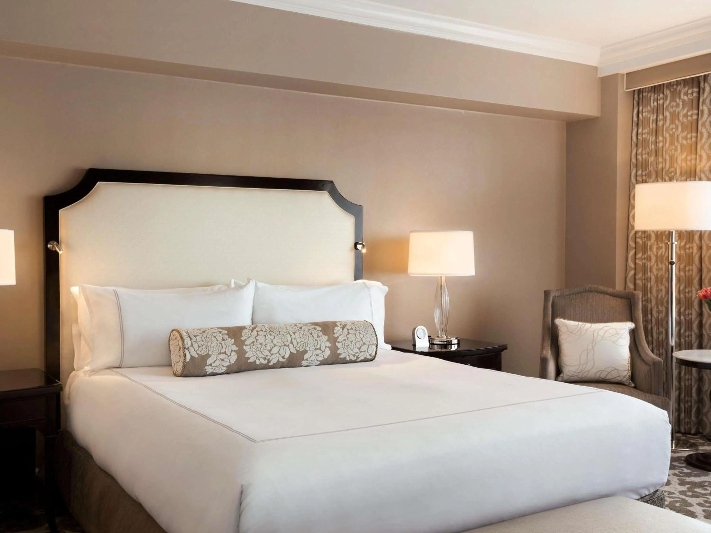 Bedroom, Bed in Fairmont San Francisco