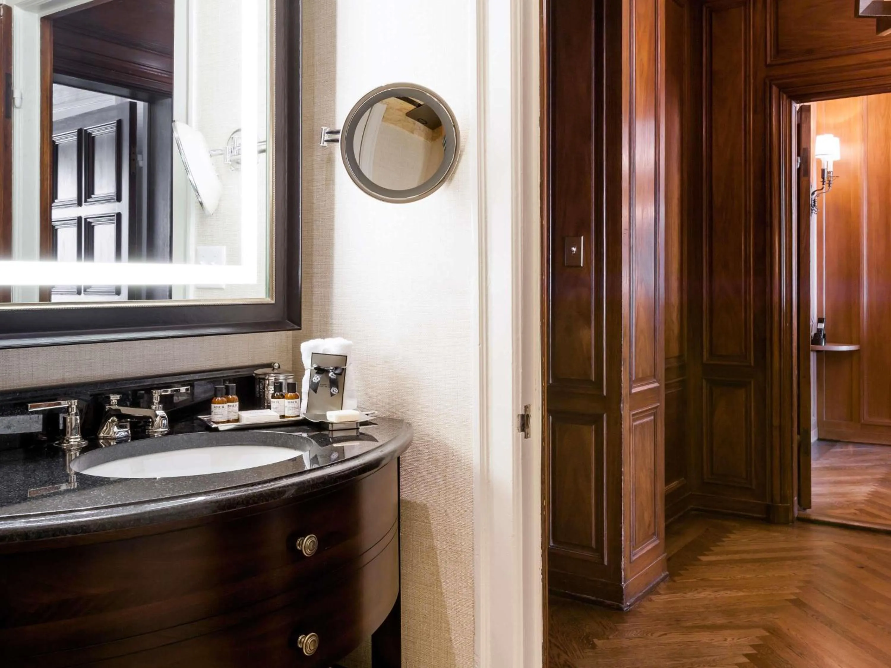 Bedroom in Fairmont San Francisco