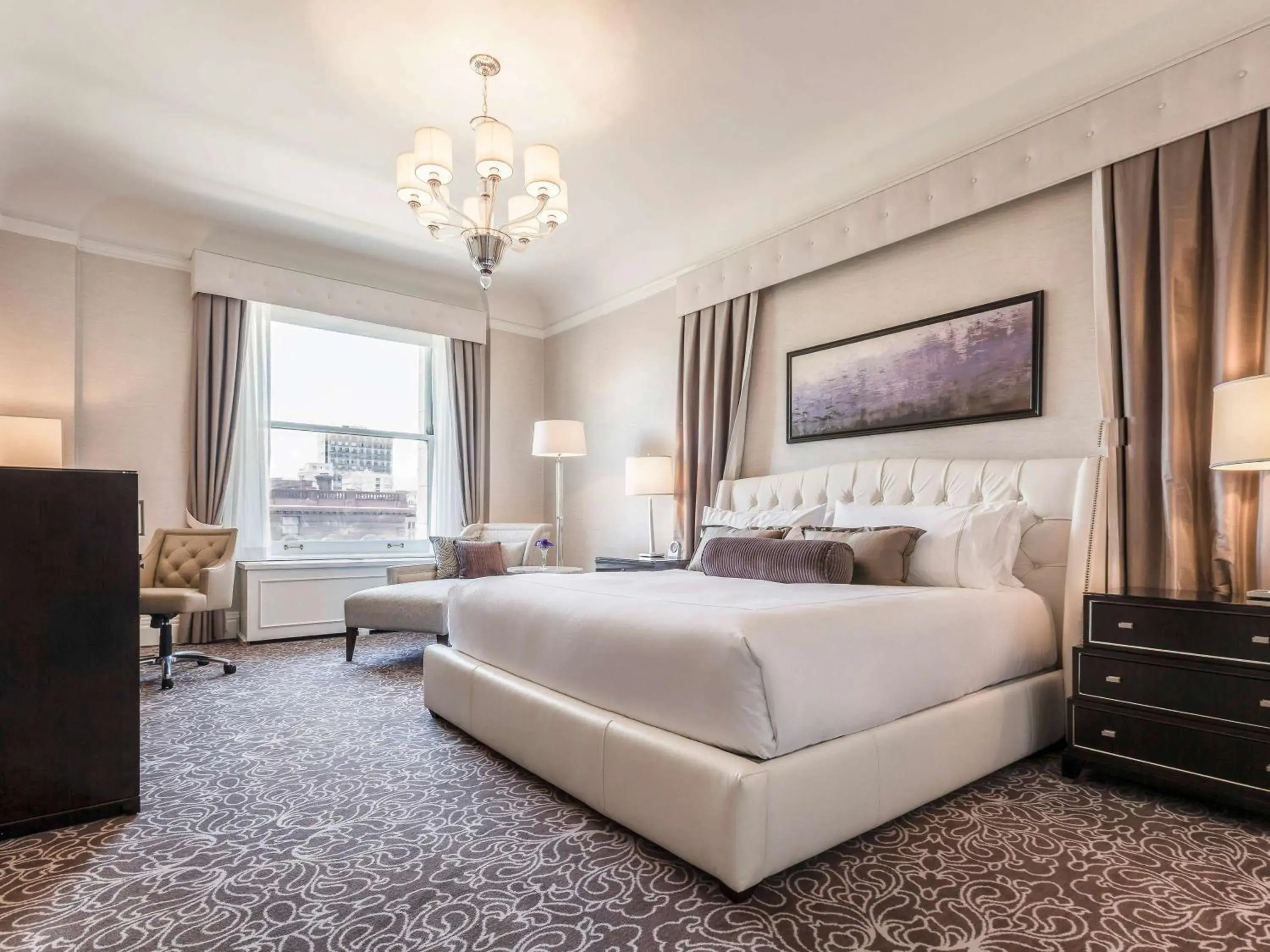 Cambridge Legacy One-Bedroom King Suite in Fairmont San Francisco Cambridge Legacy One-Bedroom King Suite in Fairmont San Francisco