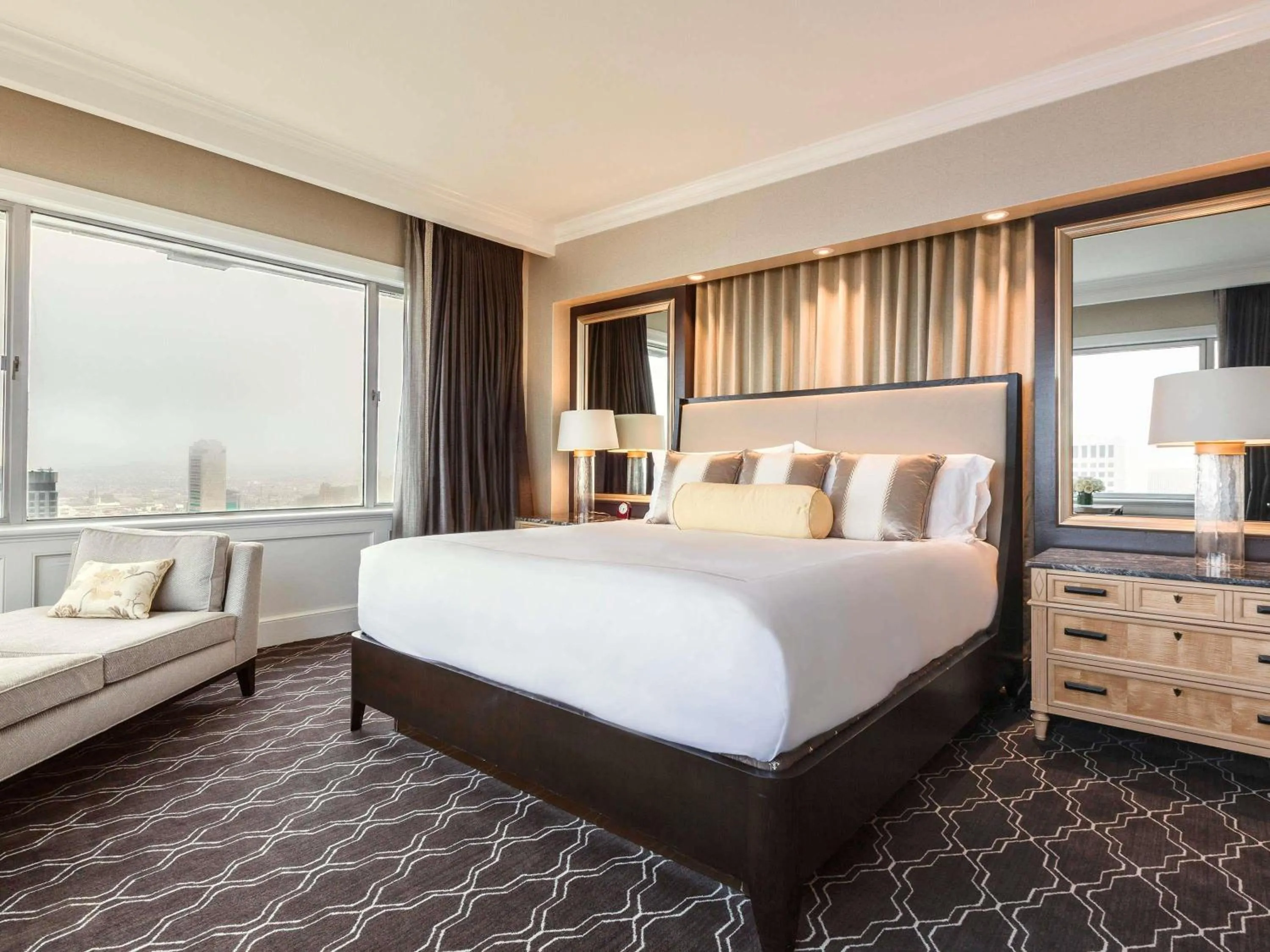 Bedroom, Bed in Fairmont San Francisco