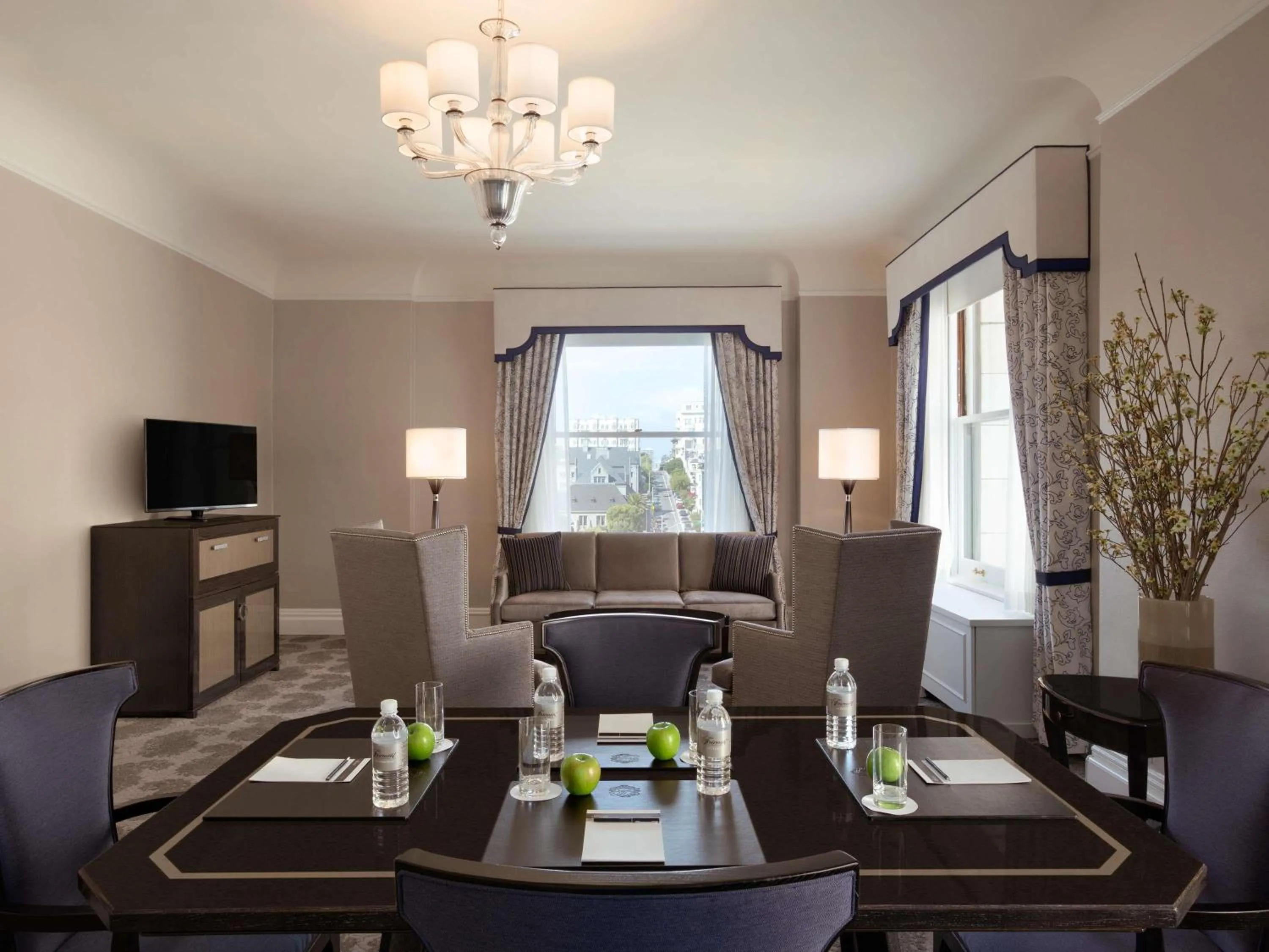 Bedroom in Fairmont San Francisco