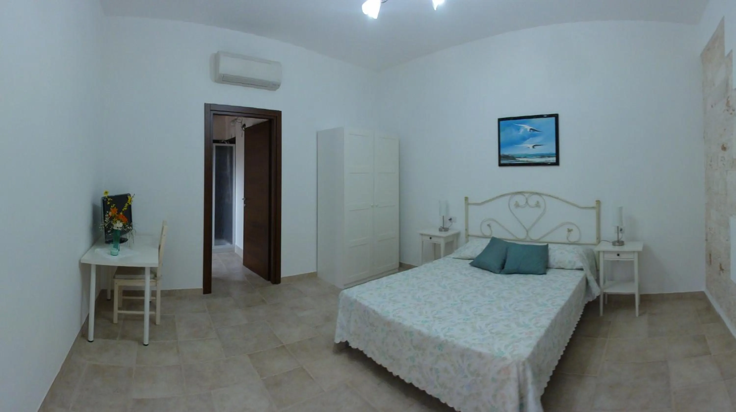 Photo of the whole room, Bed in Ape Rossa