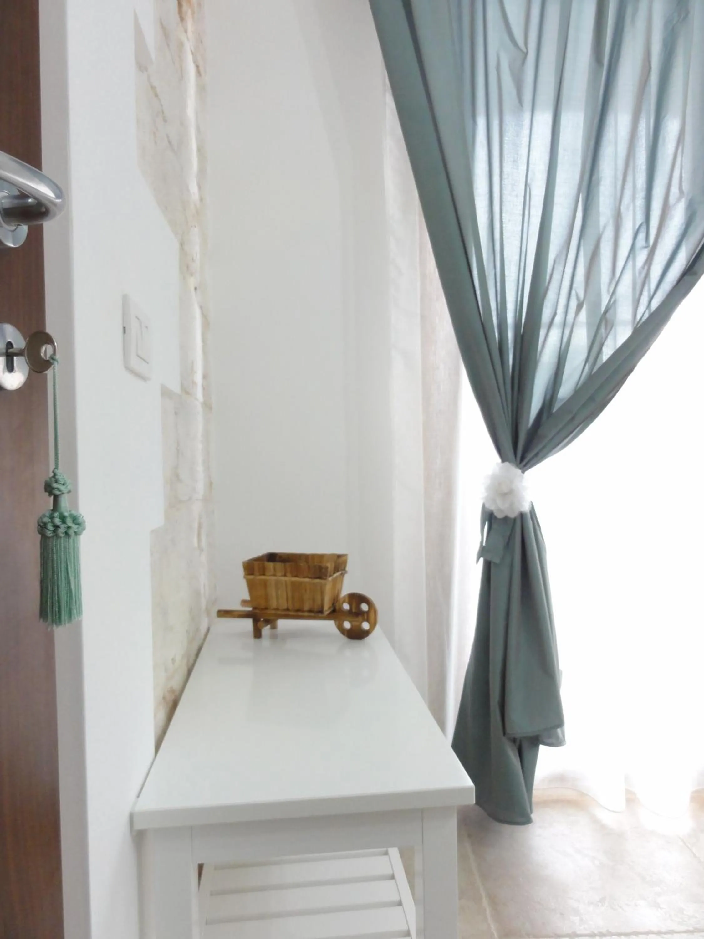 Decorative detail in Ape Rossa