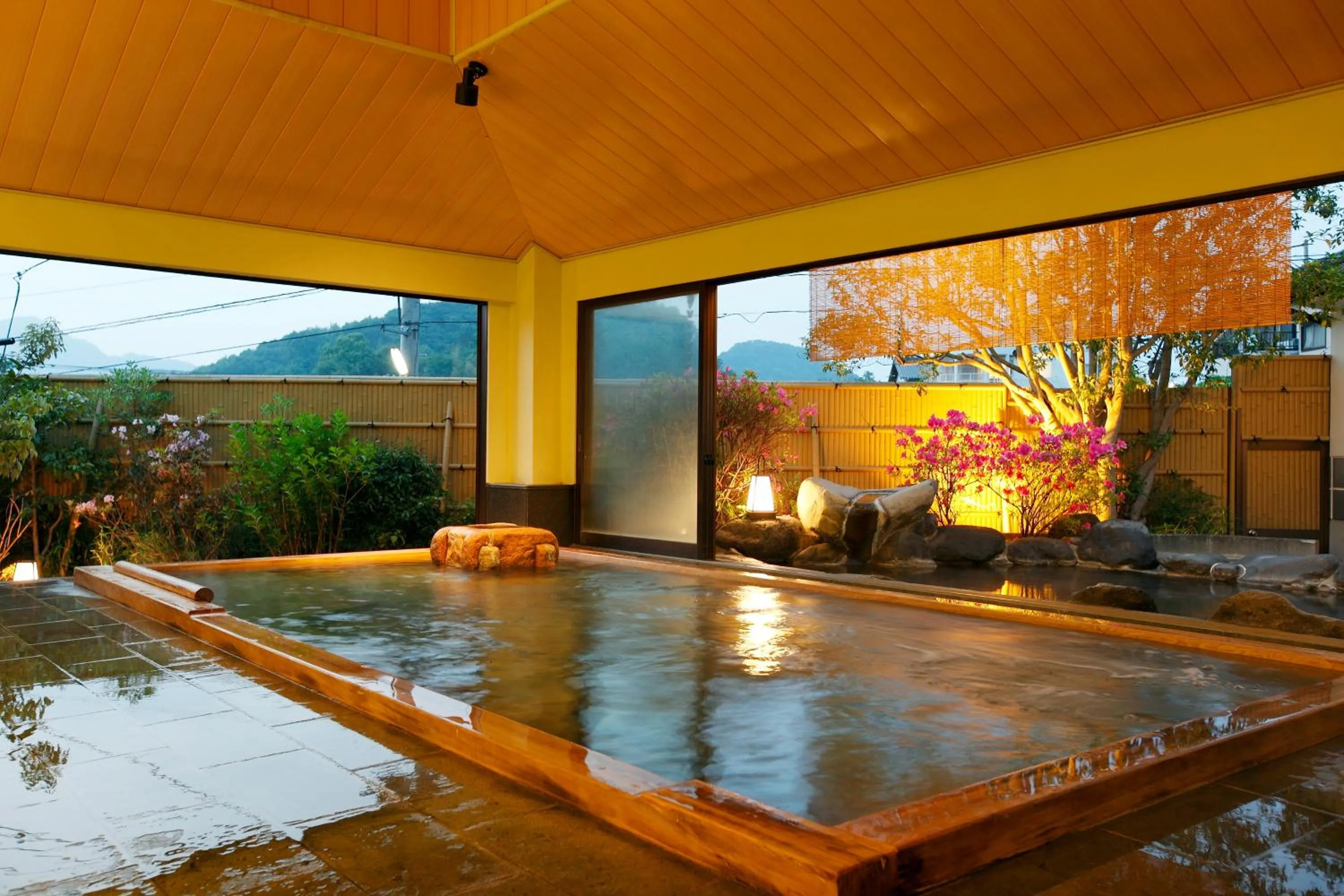 Hot Spring Bath in Yumeguri no Yado Yoshiharu