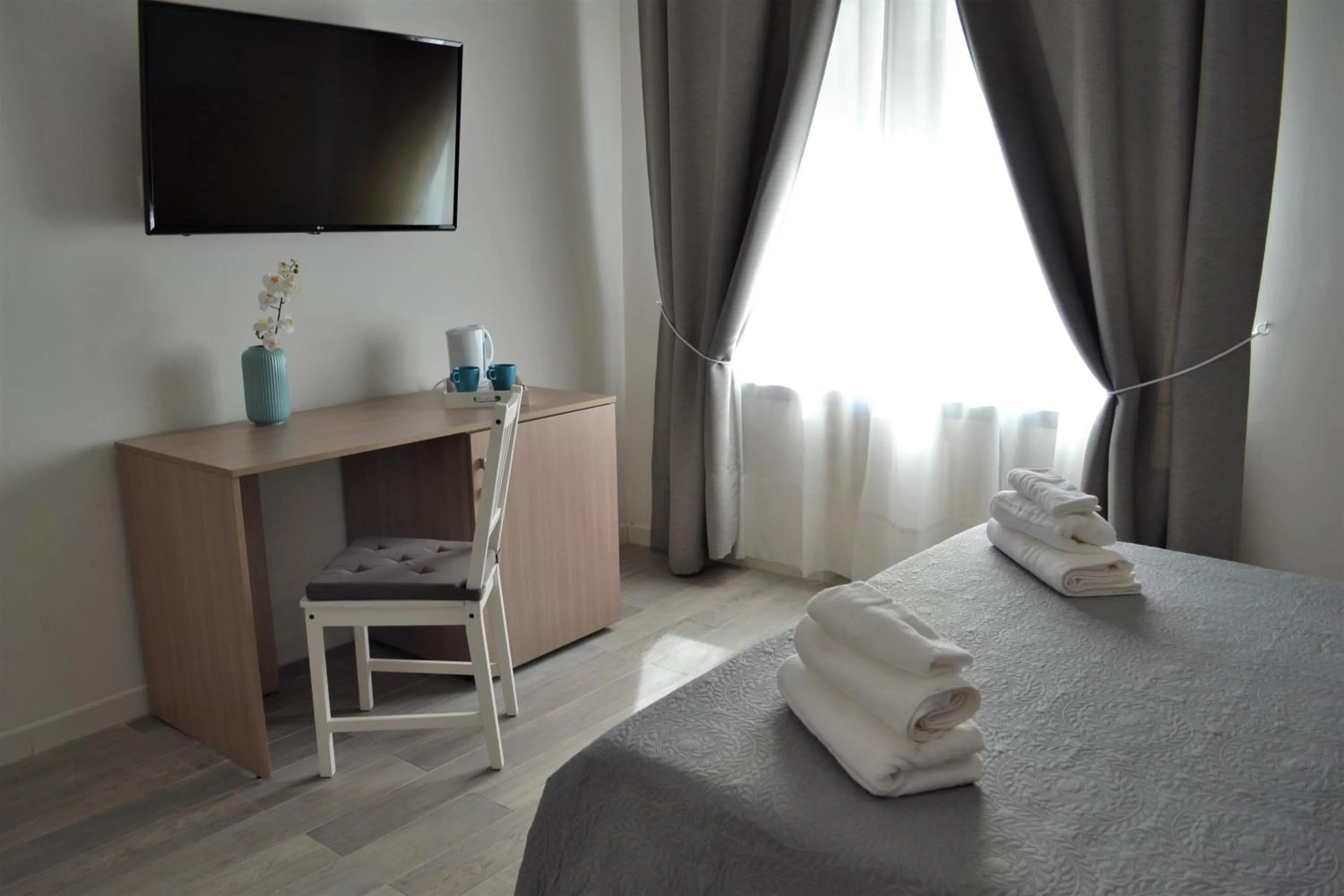 Photo of the whole room, Bed in Nazionale Suite