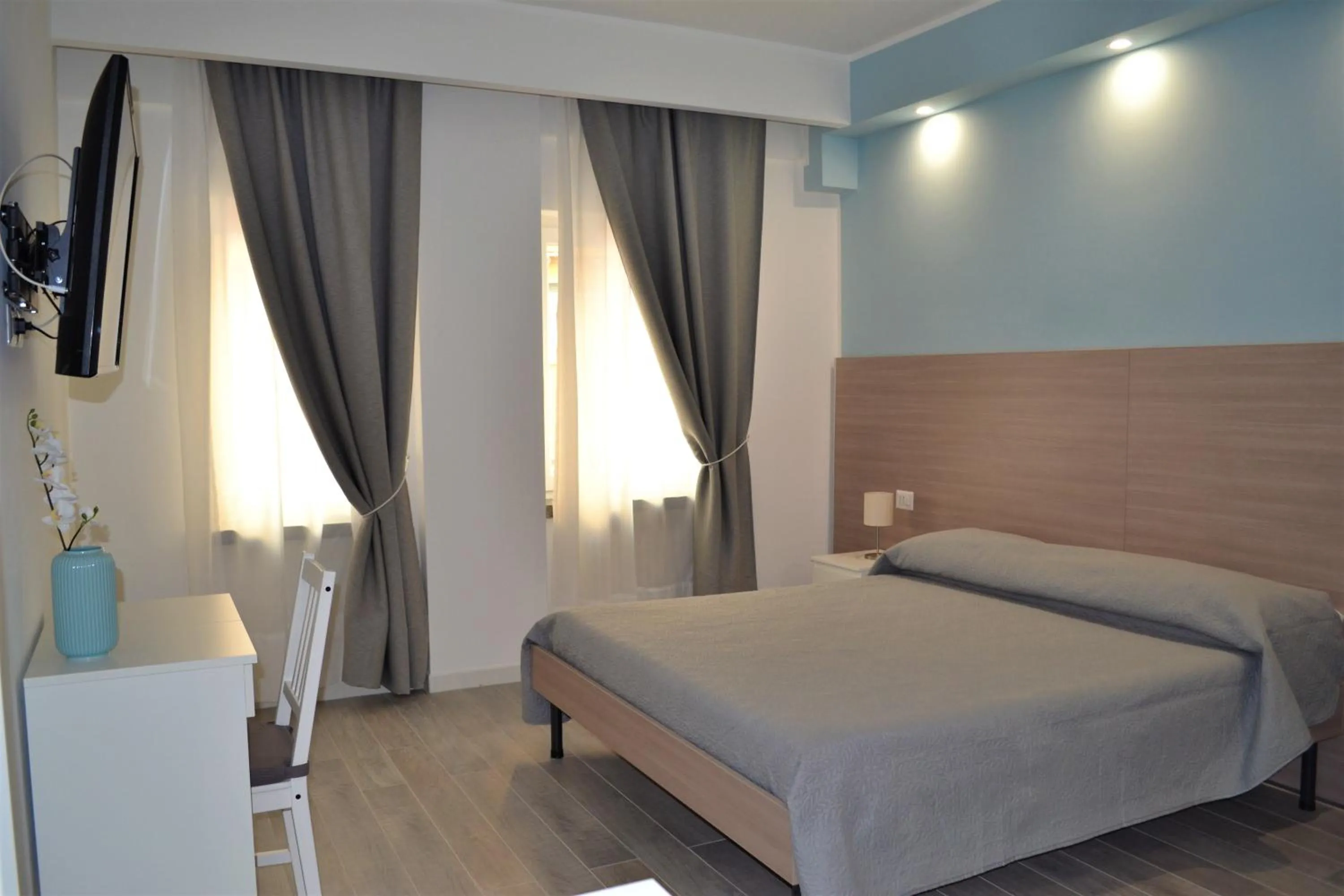 Photo of the whole room, Bed in Nazionale Suite