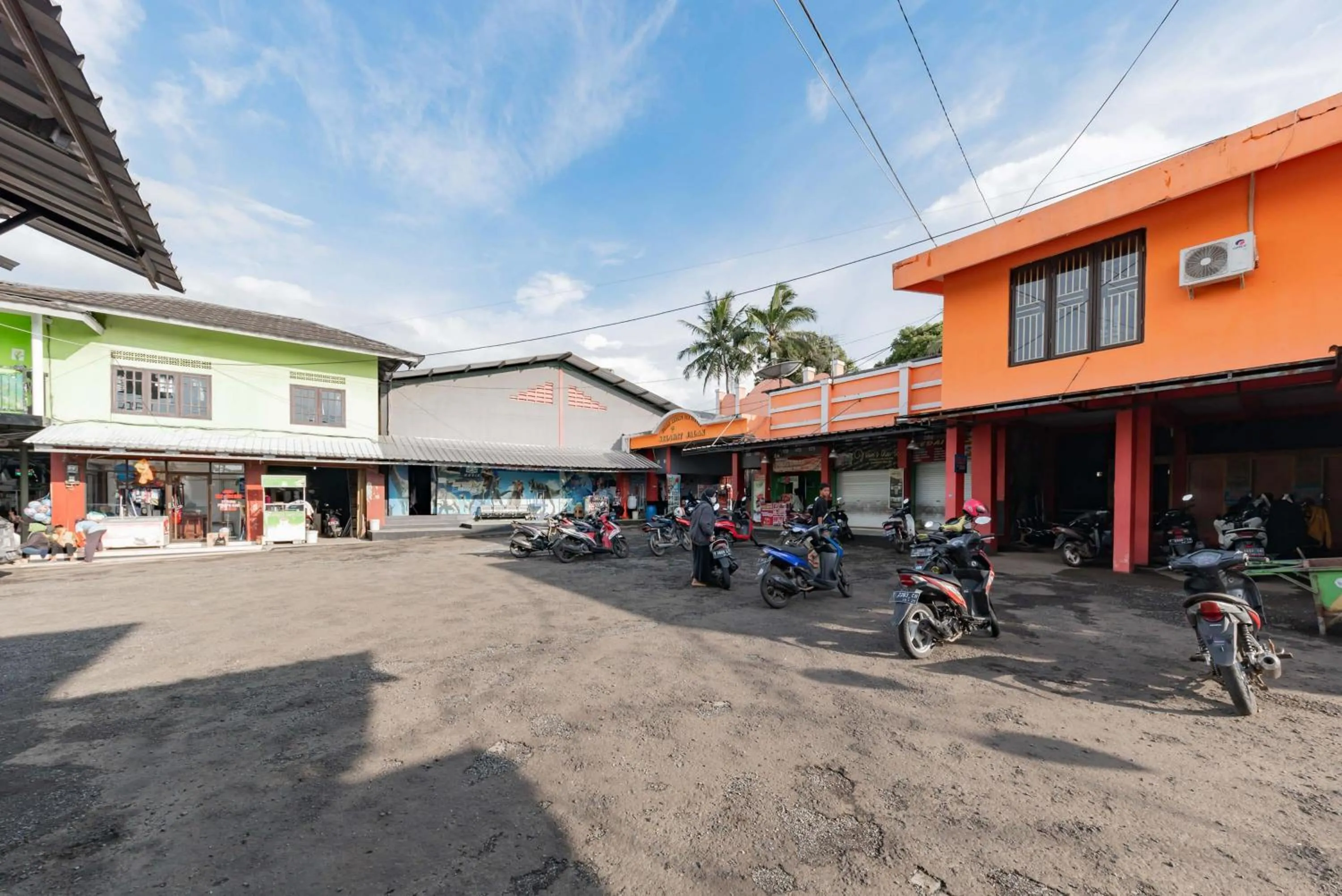 Facade/entrance in RedDoorz Resort Syariah @ Jaya Tirta Abadi