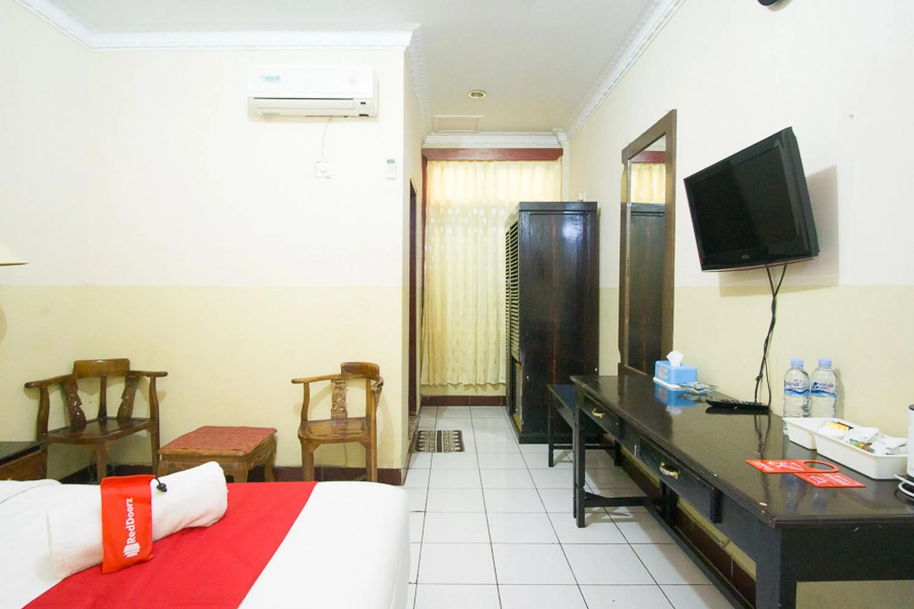 Bedroom in RedDoorz plus near Pelabuhan Bitung