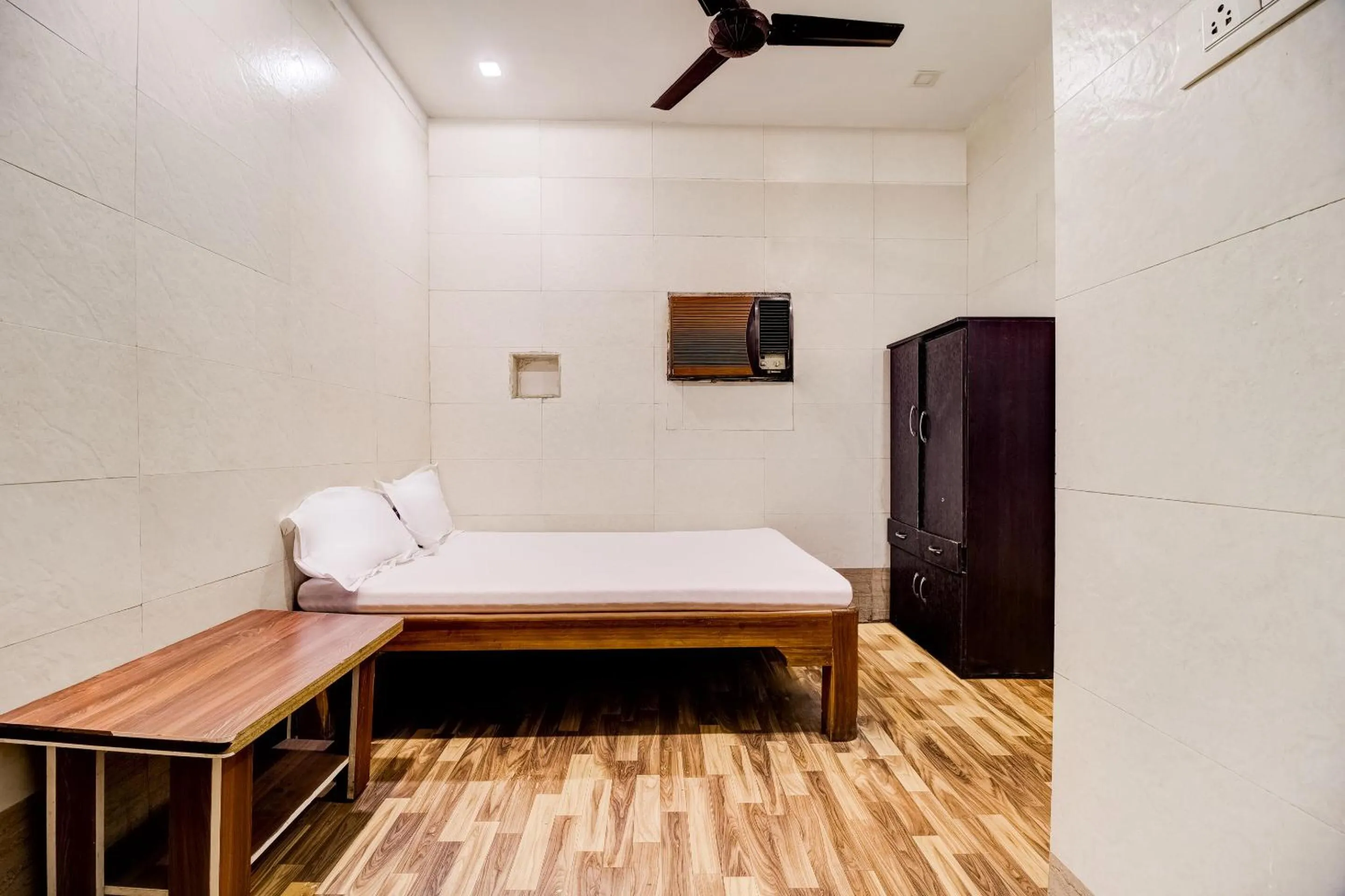 Bedroom in Hotel O Sargam Lodging And Boarding