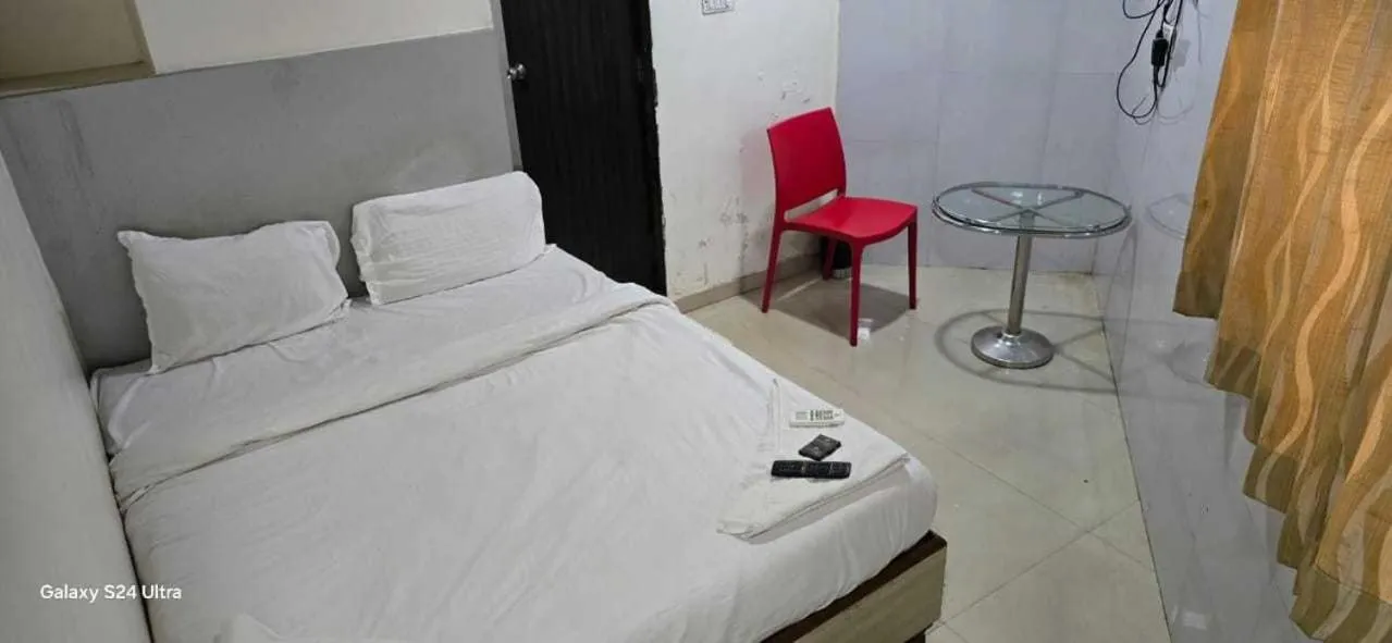 Bedroom in Hotel O Sargam Lodging And Boarding