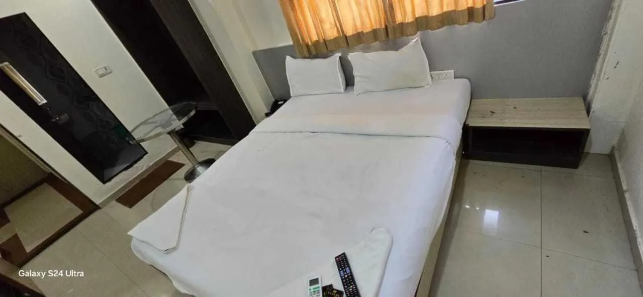 Bedroom in Hotel O Sargam Lodging And Boarding