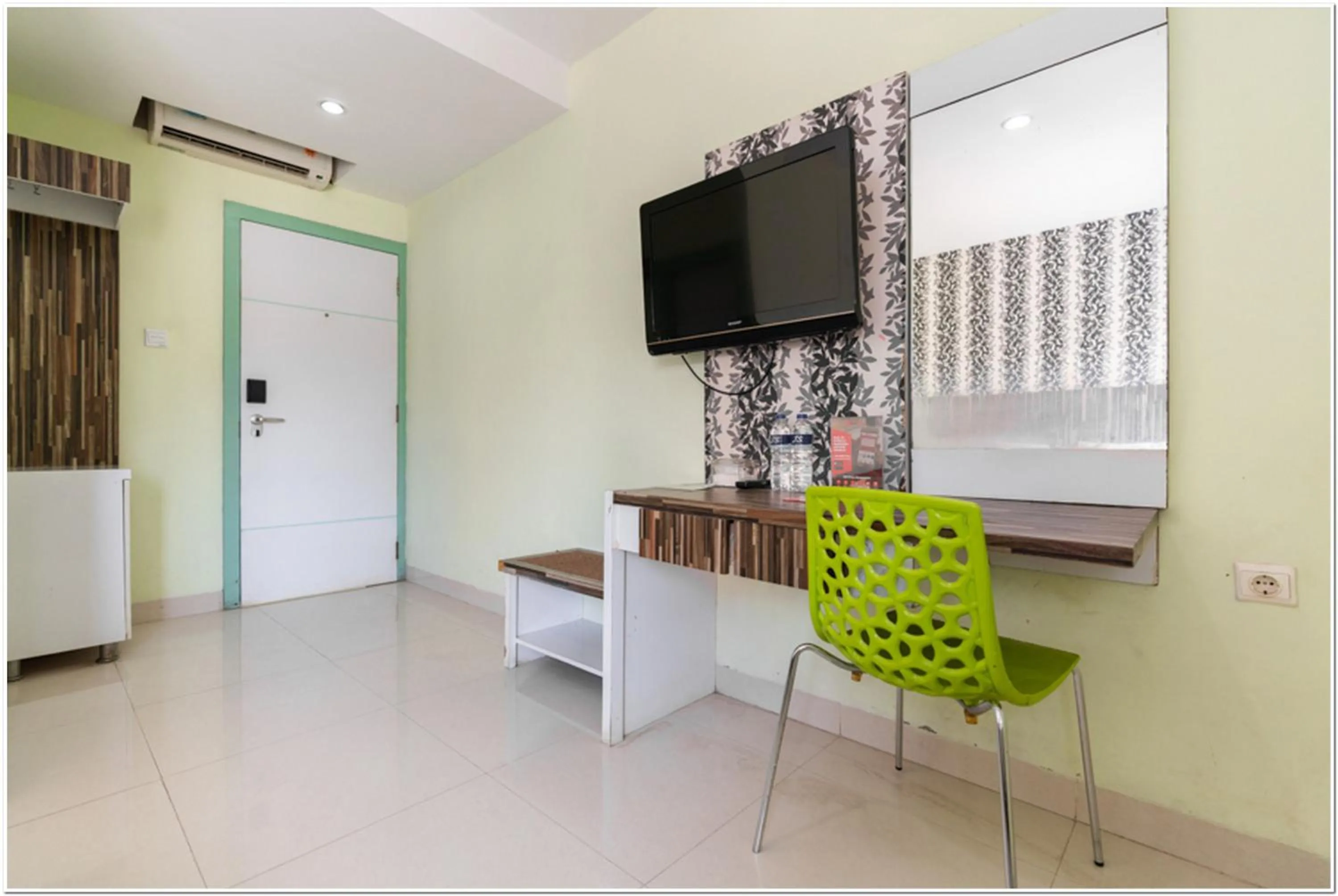 Bedroom in RedDoorz Plus at Hertasning Area Makassar