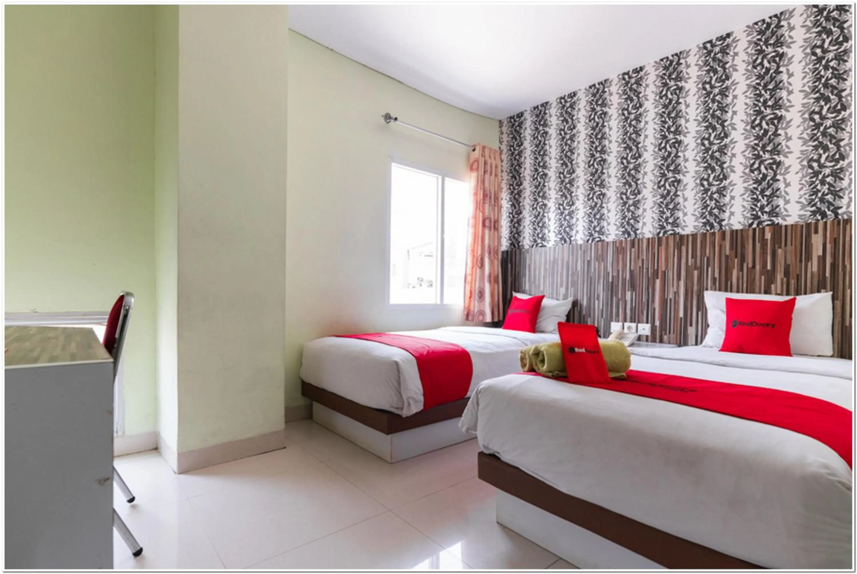 Bedroom, Bed in RedDoorz Plus at Hertasning Area Makassar