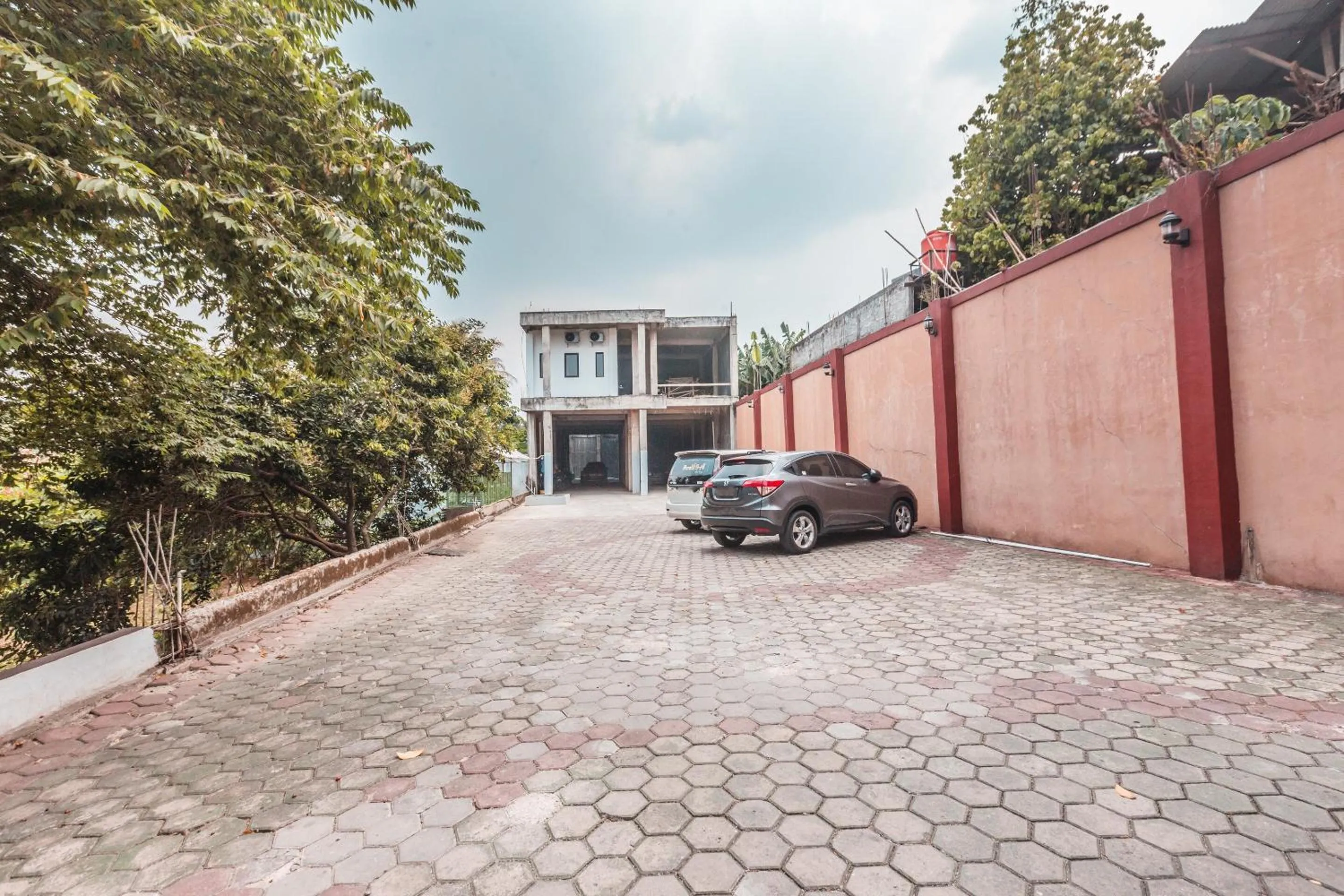 On site in SUPER OYO 1640 Fallinda Hotel