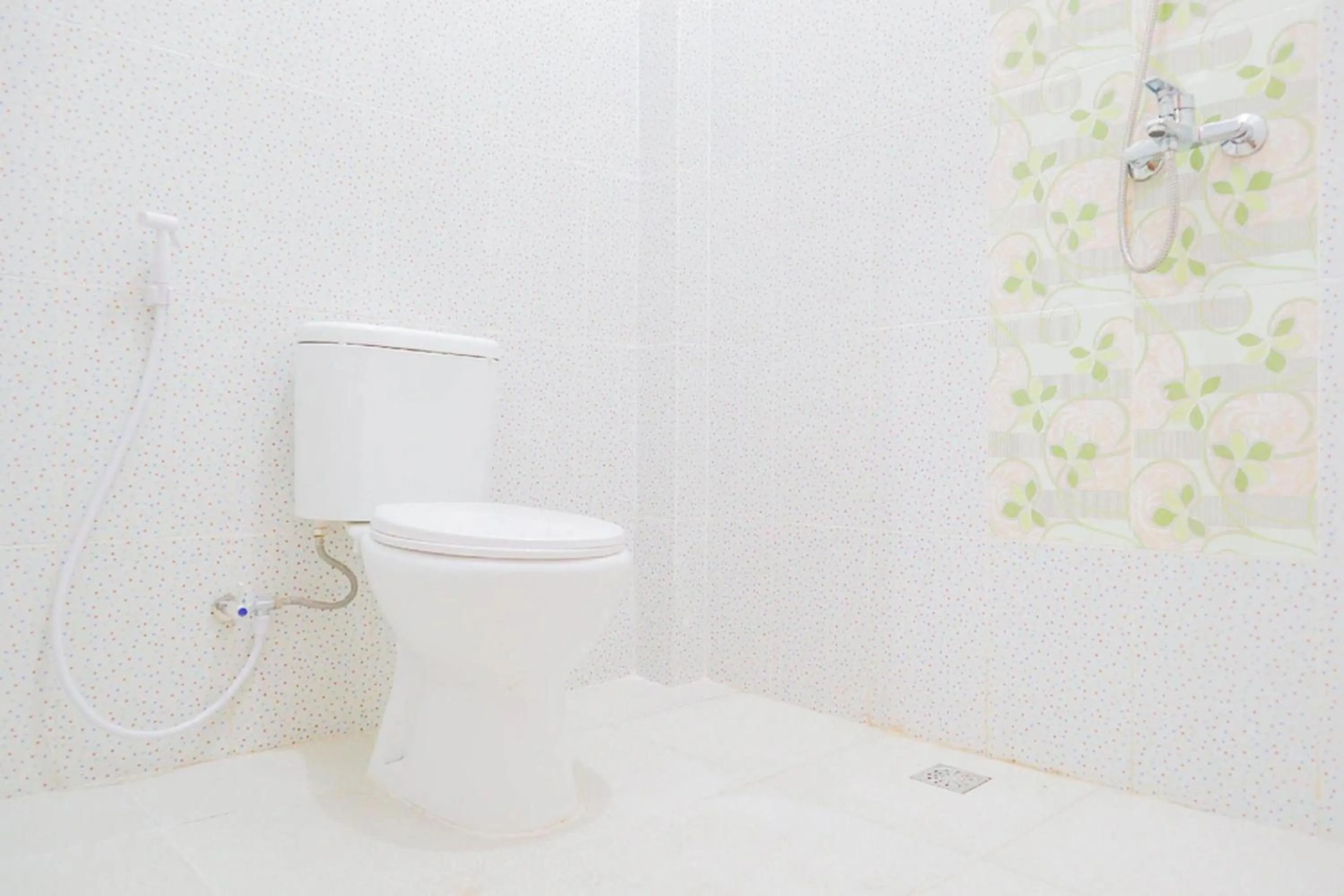 Bathroom in Hotel O Axl Residence