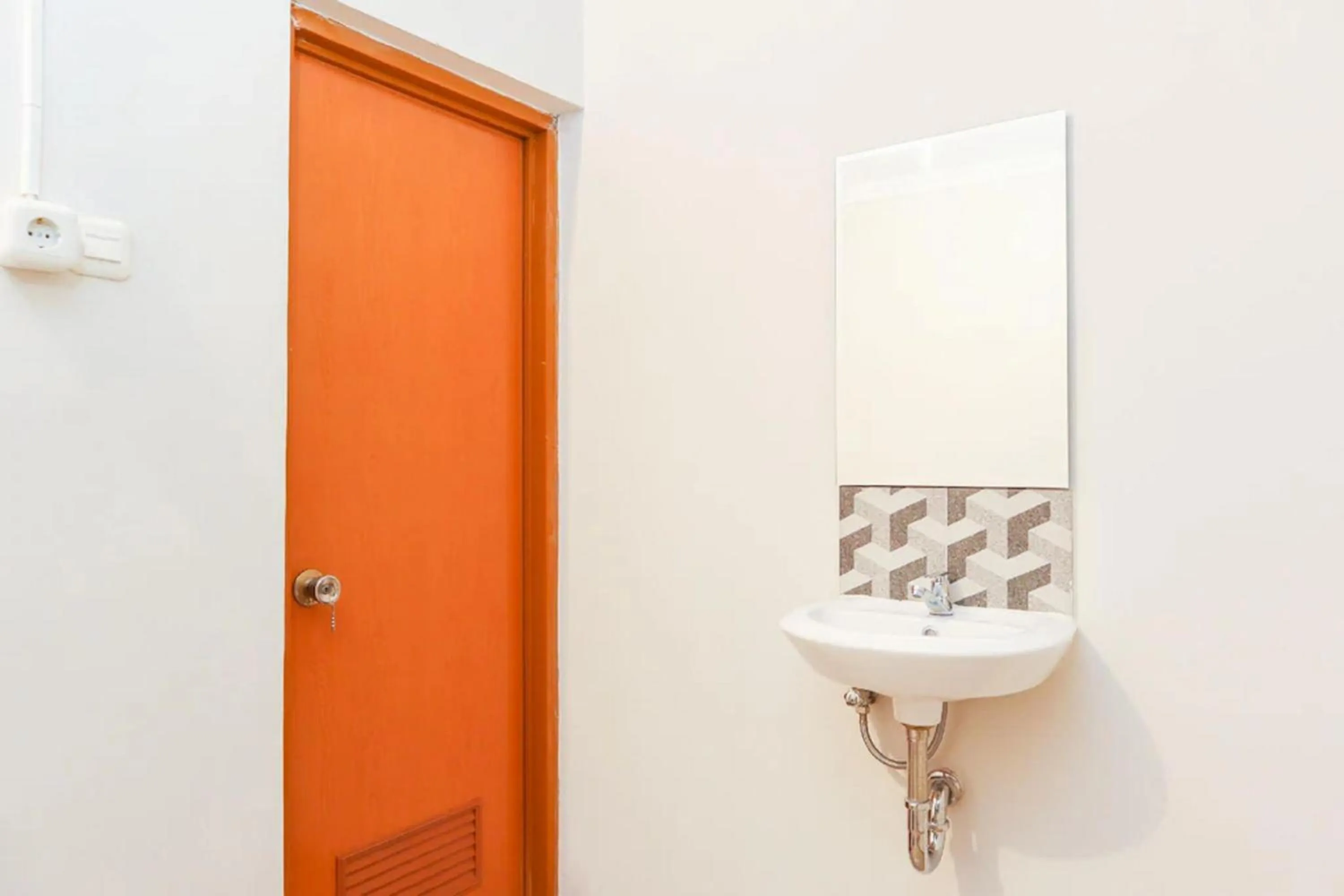 Bathroom in Hotel O Axl Residence