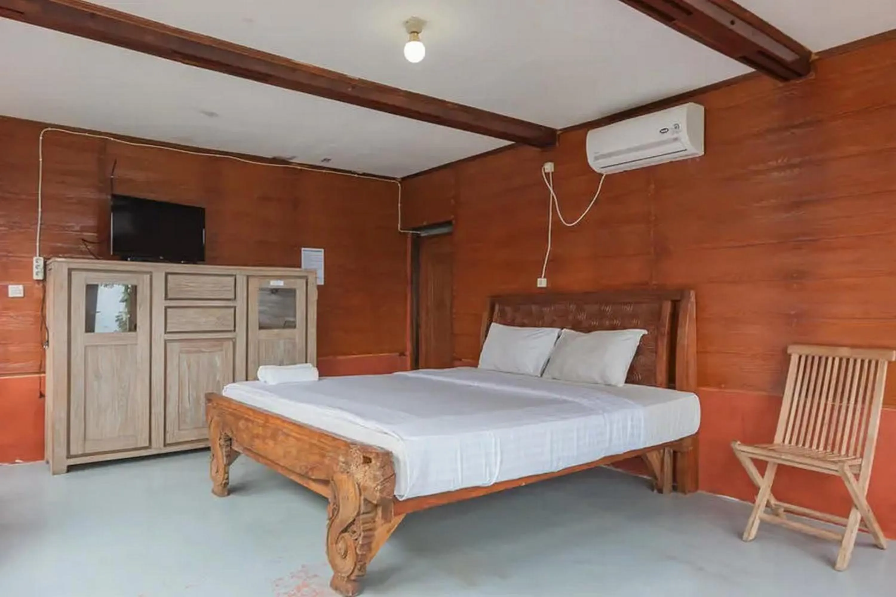 Bedroom, Bed in Kanaka Residence Mitra RedDoorz