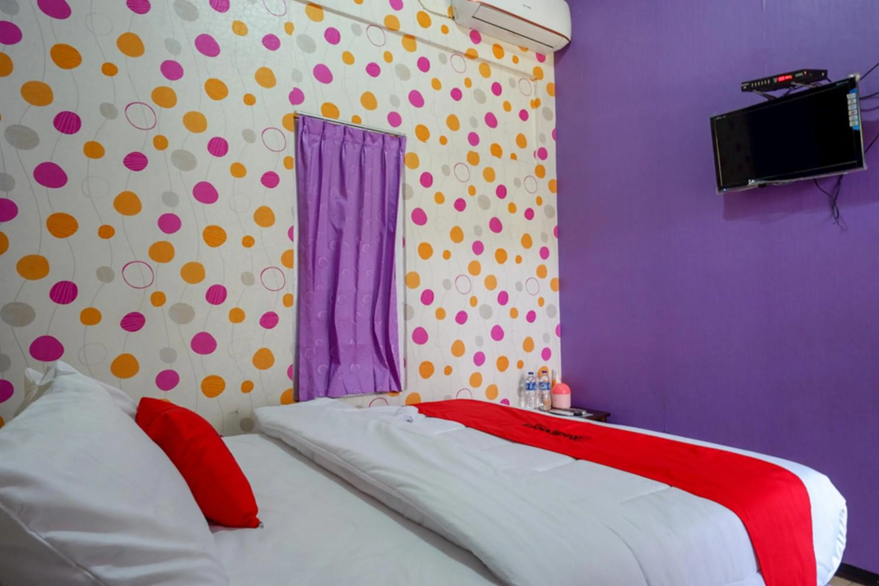 Bedroom, Bed in RedDoorz near Stasiun Kebumen