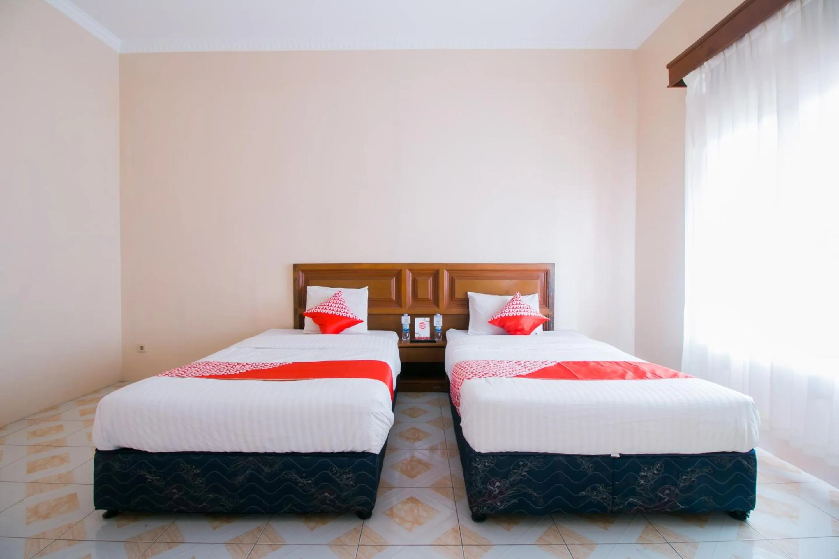 Bedroom, Bed in Hotel O Edotel Smkn 1 Pacet Syariah