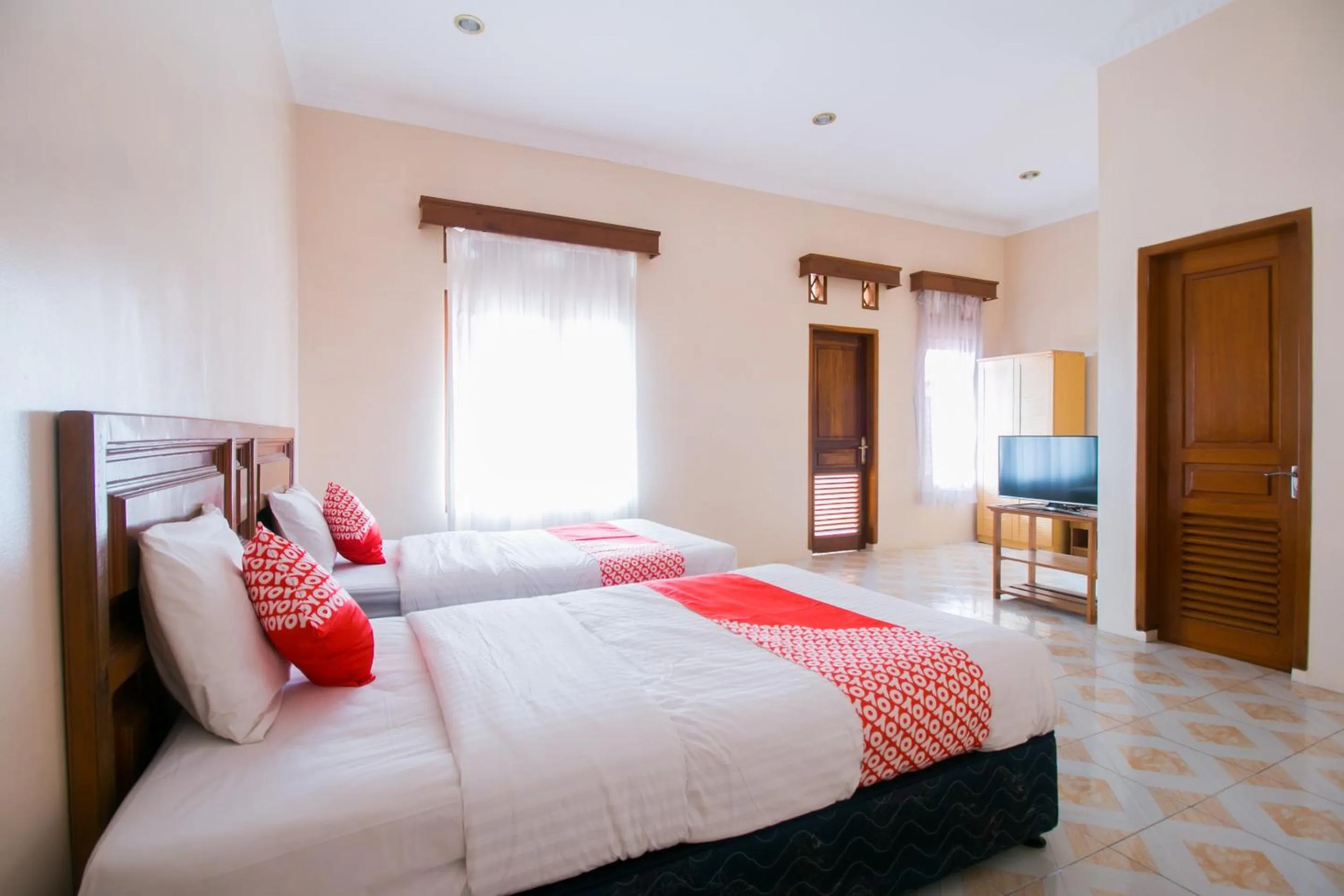 Bedroom, Bed in Hotel O Edotel Smkn 1 Pacet Syariah