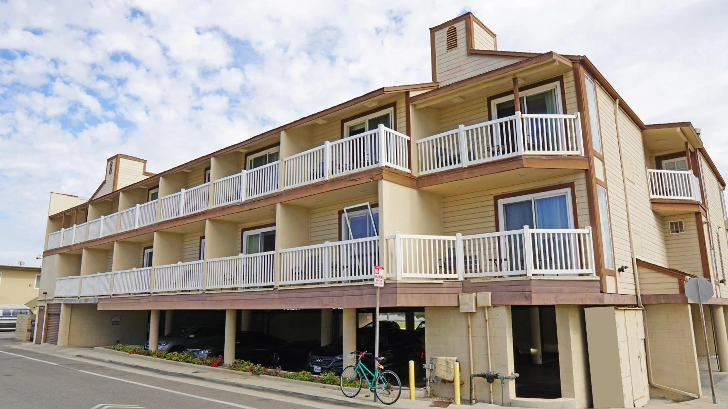 Property building in Ocean Surf Inn & Suites