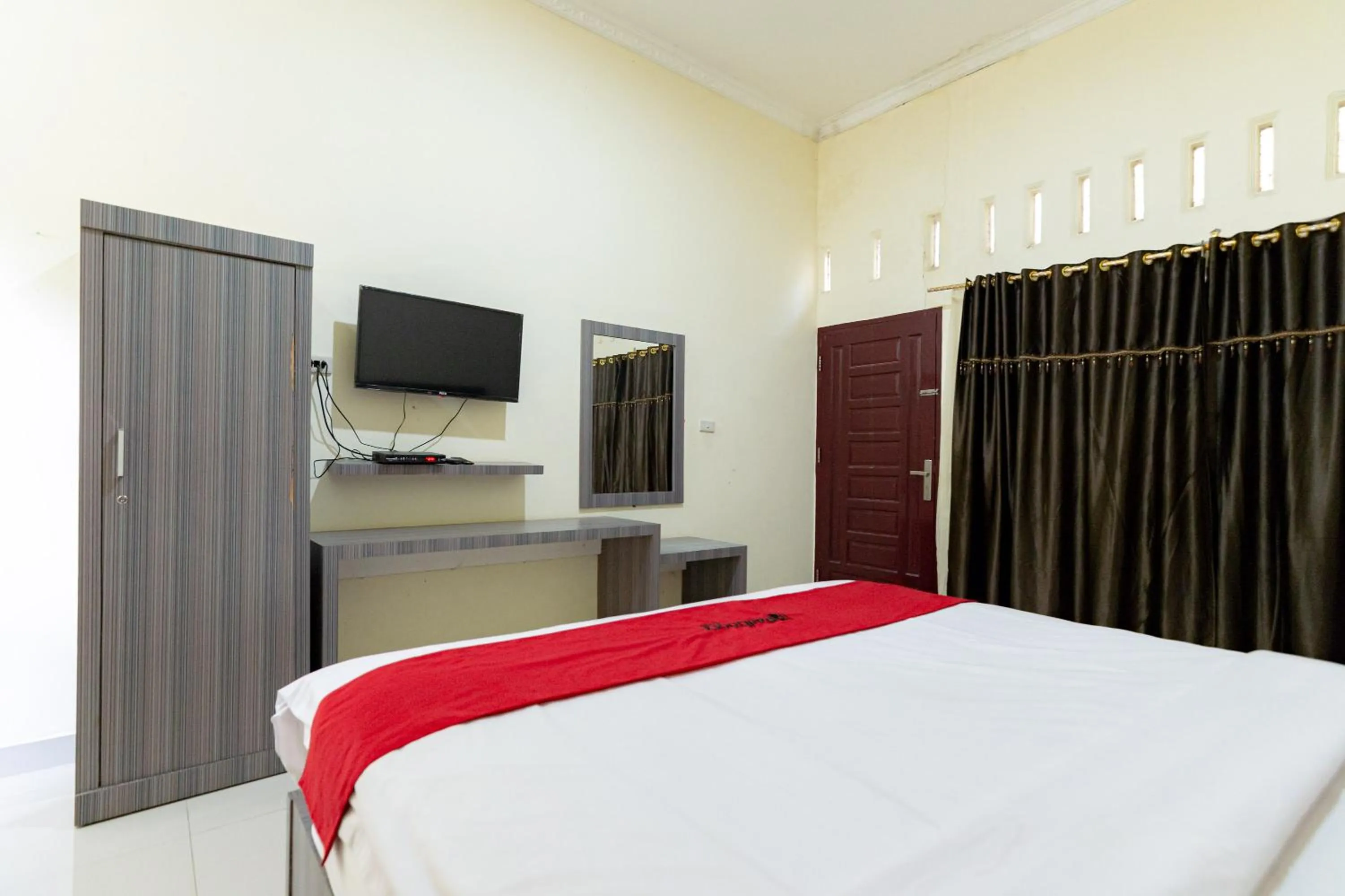 Bedroom, Bed in RedDoorz At Pariban Homestay Parbaba