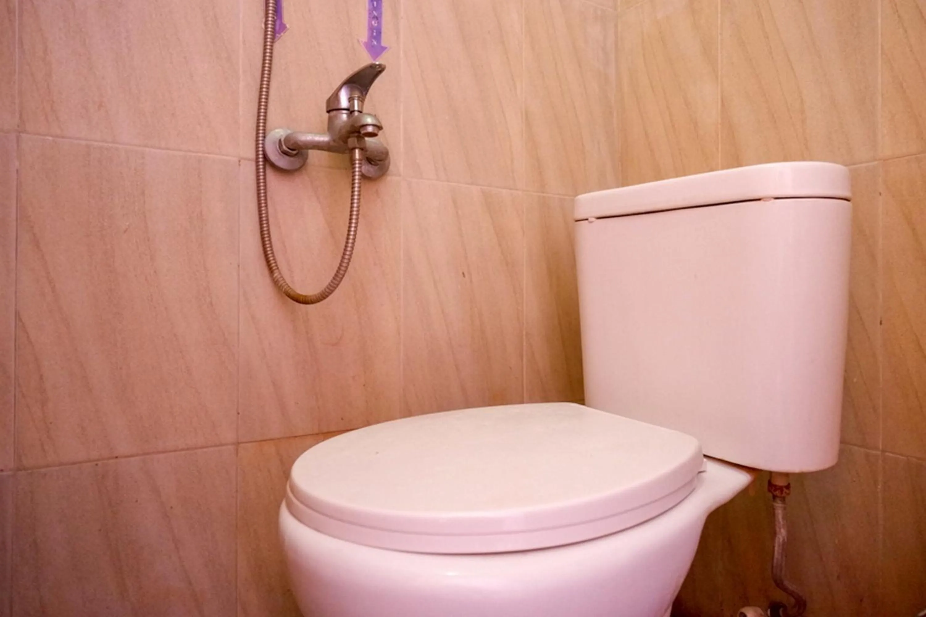 Bathroom in RedDoorz near Goa Jatijajar 2