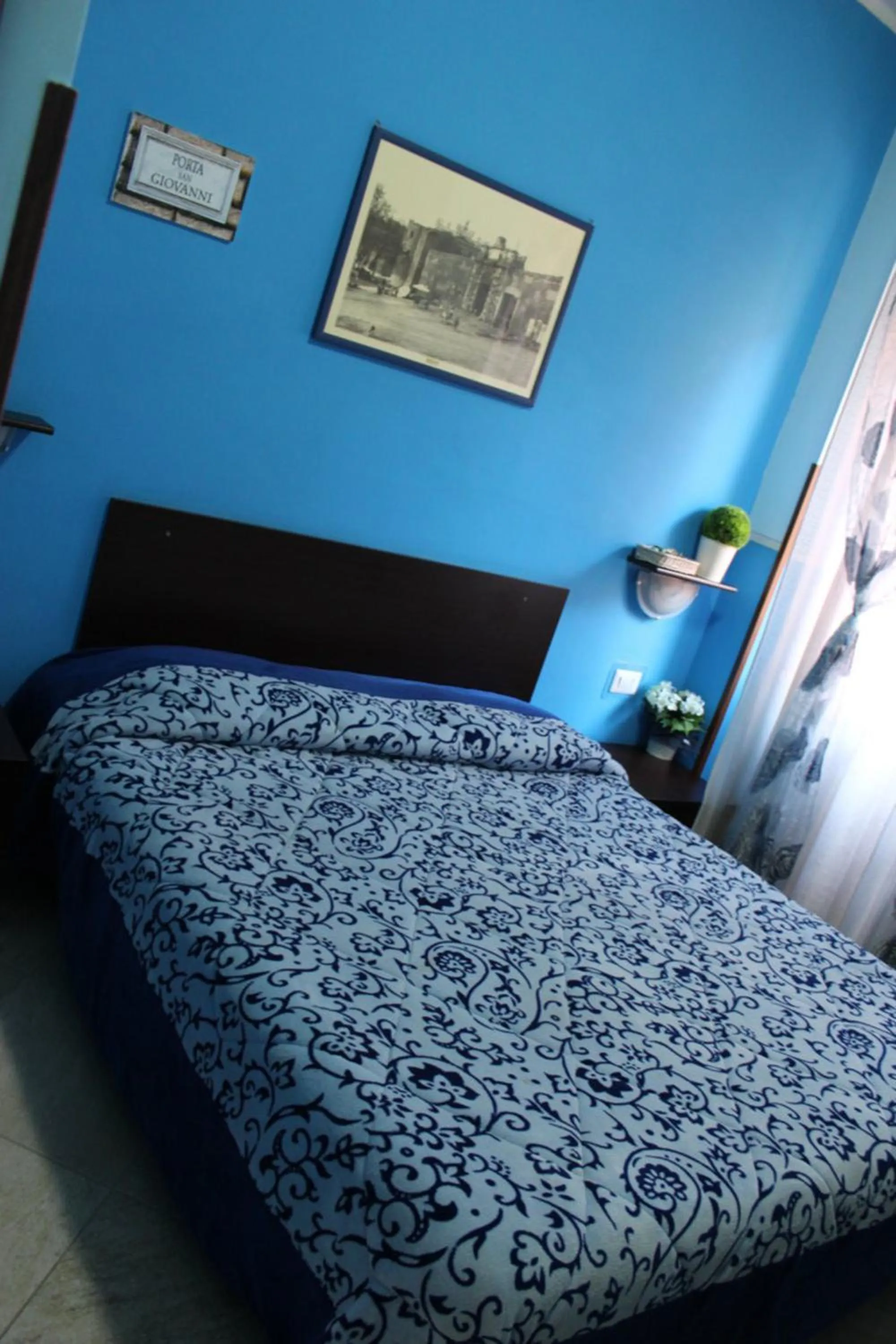 Bedroom, Bed in Aracoeli