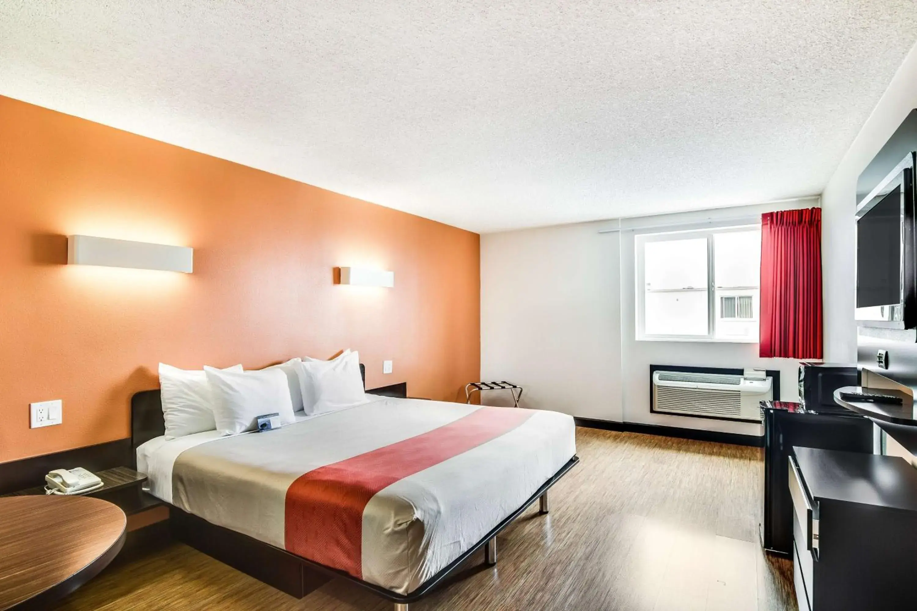 King Room - Disability Access - Non-Smoking in Motel 6-Carson, CA King Room - Disability Access - Non-Smoking in Motel 6-Carson, CA