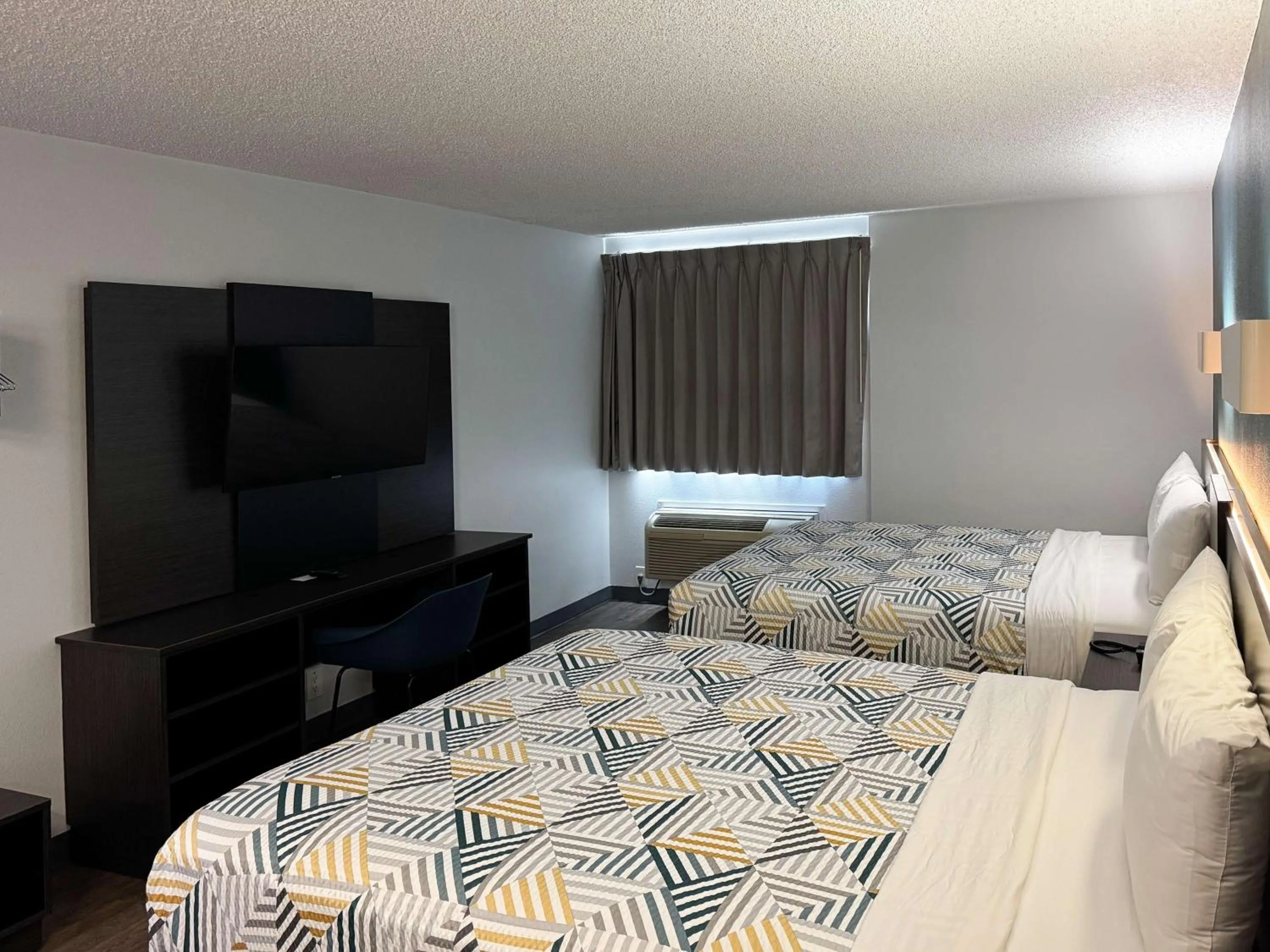 Bedroom, Bed in Motel 6-Carson, CA