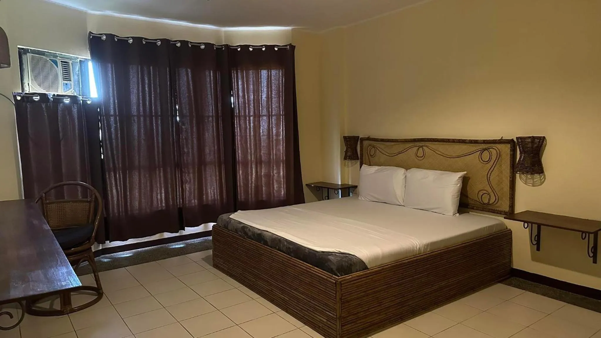 Bedroom in Alfonso Hotel