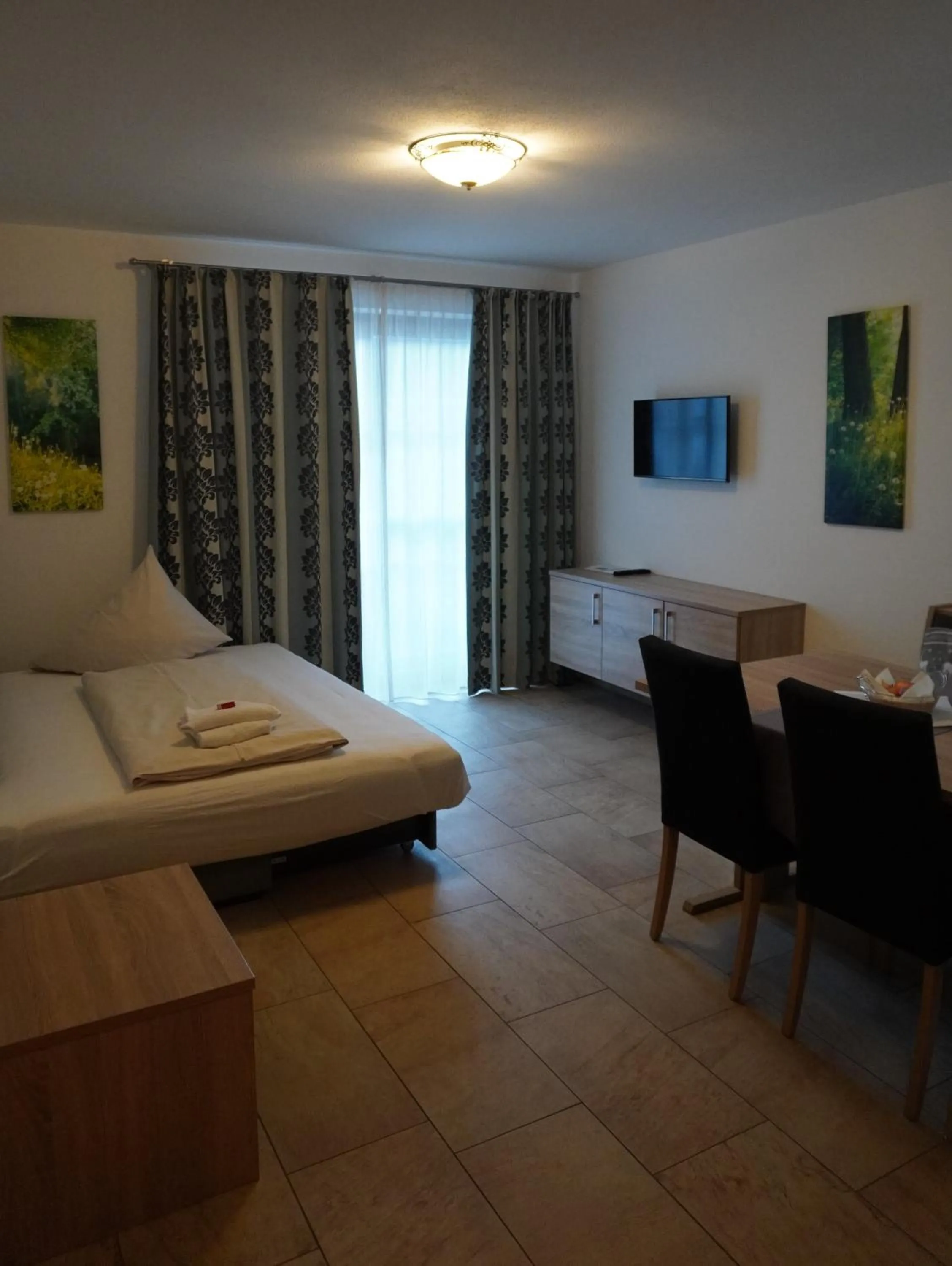 Living room, Bed in Appartements Fritzhof