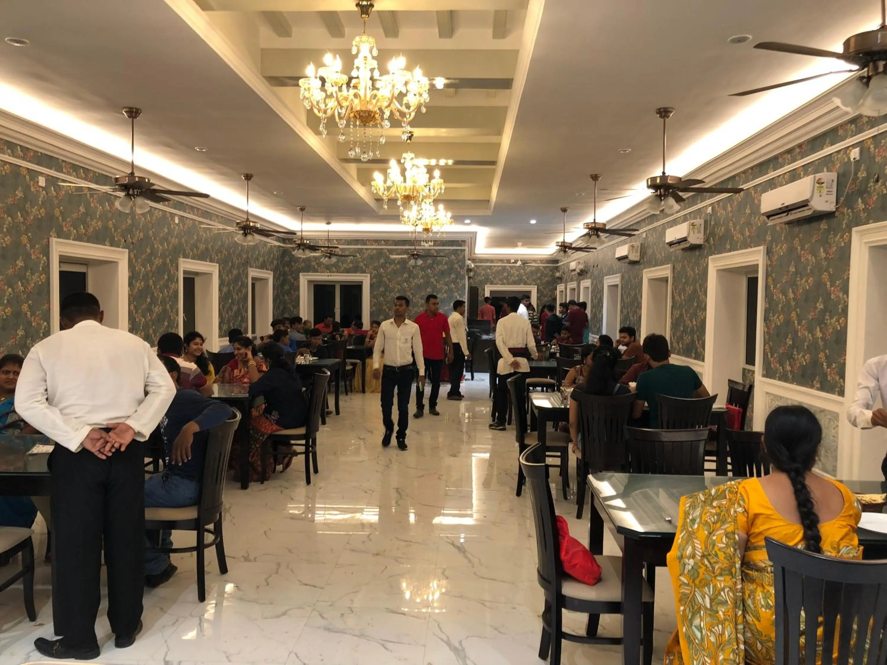 COSSIMBAZAR PALACE OF THE ROYS ( RAJBARI)