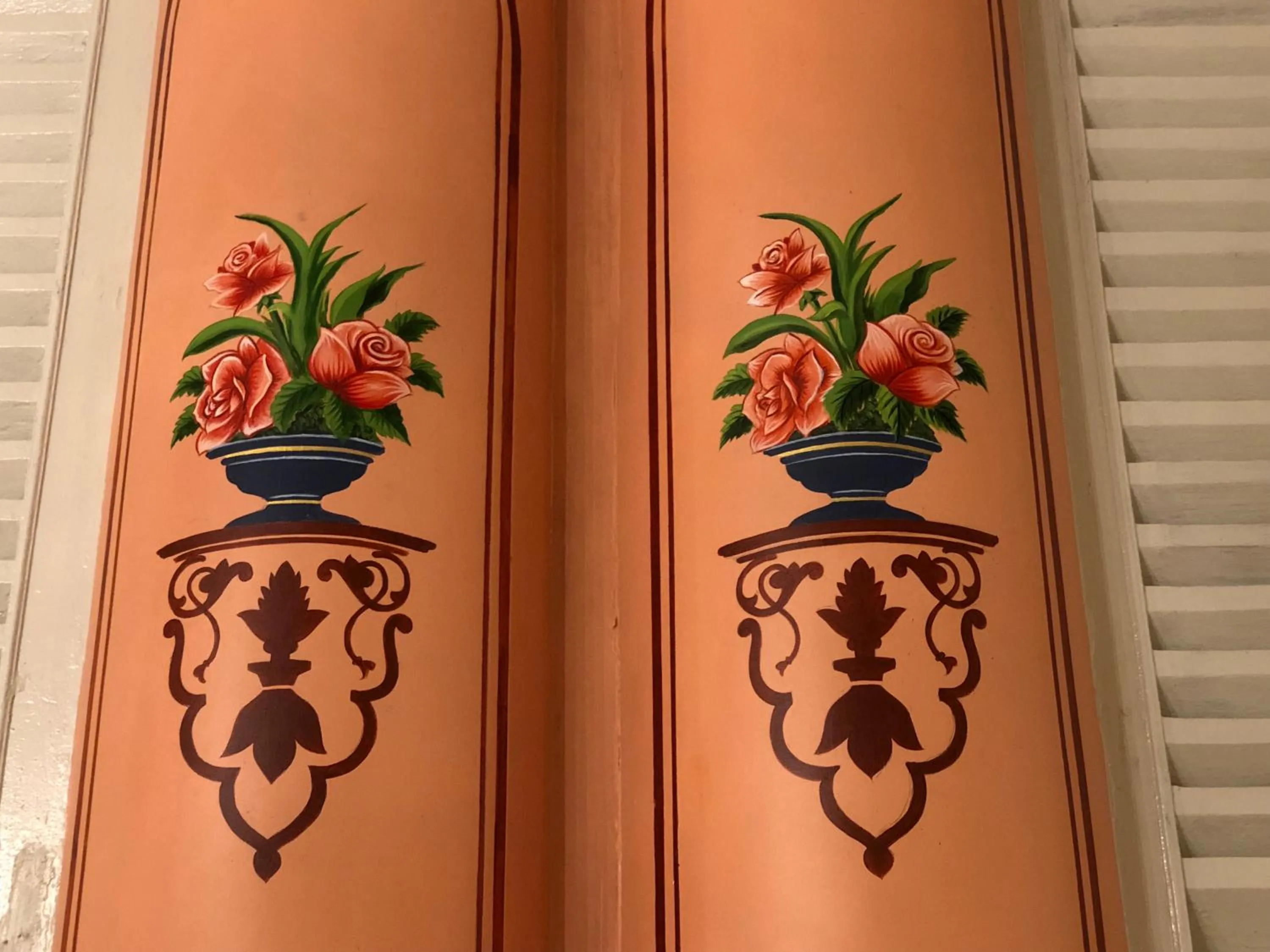 COSSIMBAZAR PALACE OF THE ROYS ( RAJBARI)