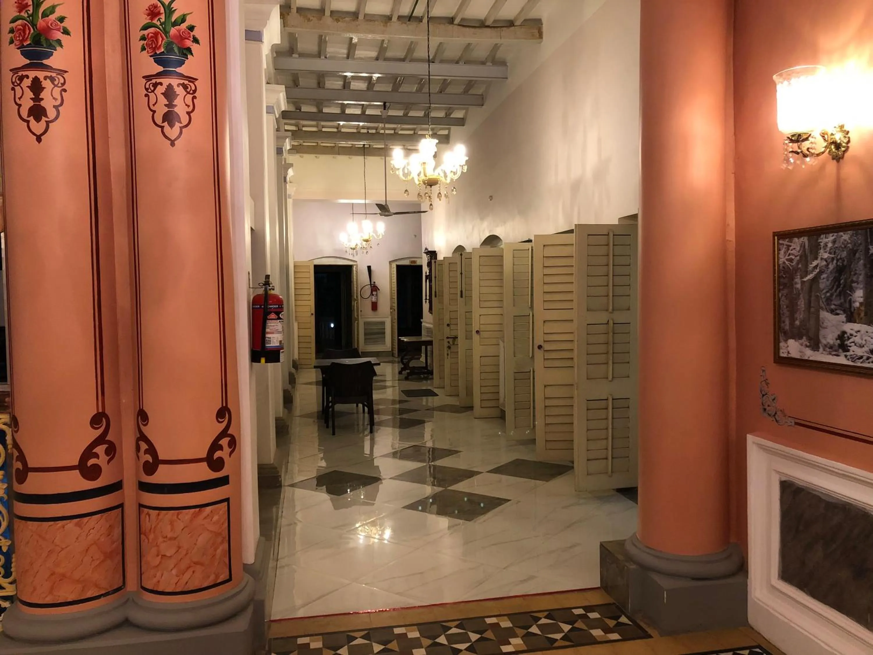 COSSIMBAZAR PALACE OF THE ROYS ( RAJBARI)