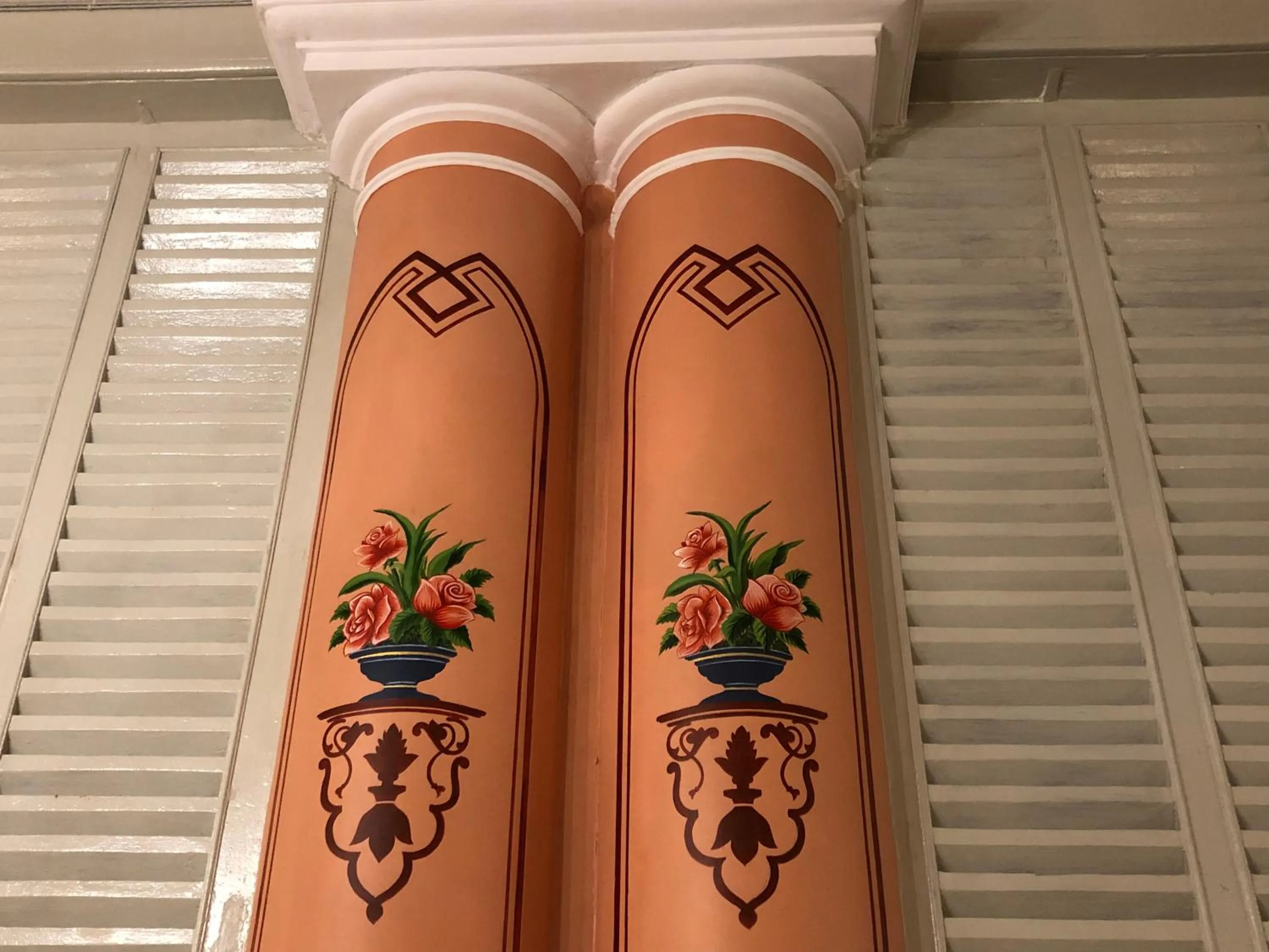 COSSIMBAZAR PALACE OF THE ROYS ( RAJBARI)