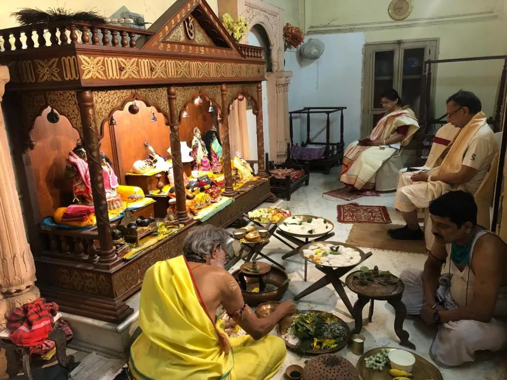 COSSIMBAZAR PALACE OF THE ROYS ( RAJBARI)