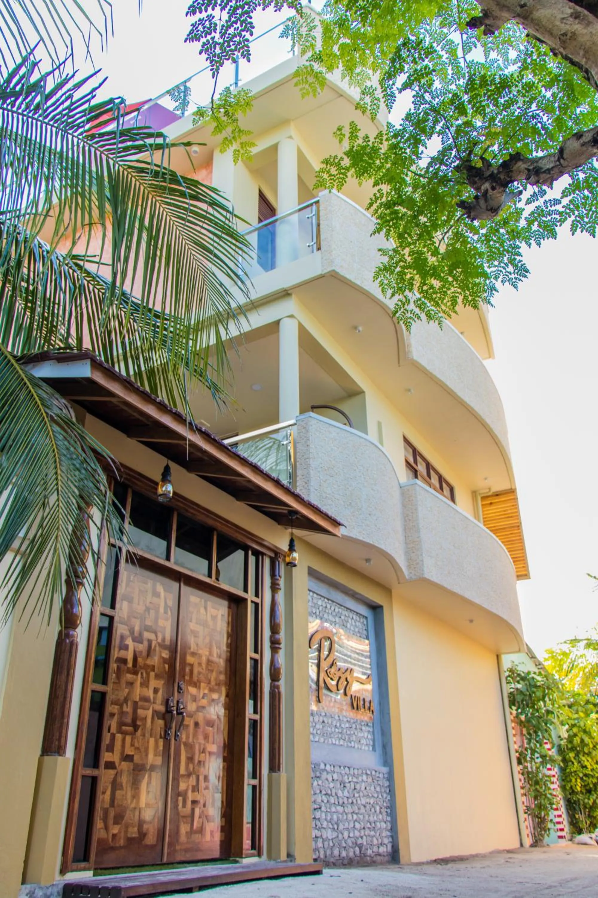 Facade/entrance in Rosy Villa Hotel
