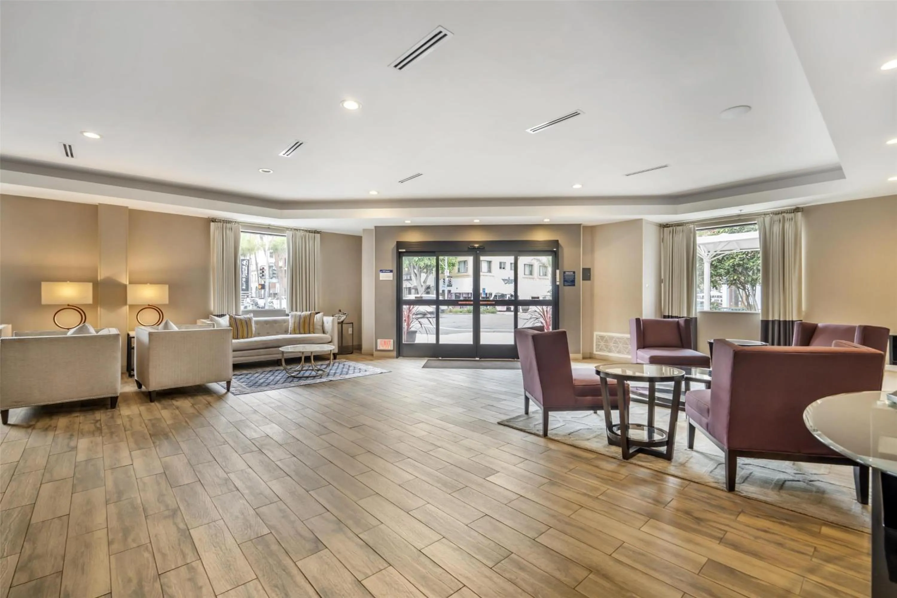 Lobby or reception in Best Western Plus Hotel at the Convention Center