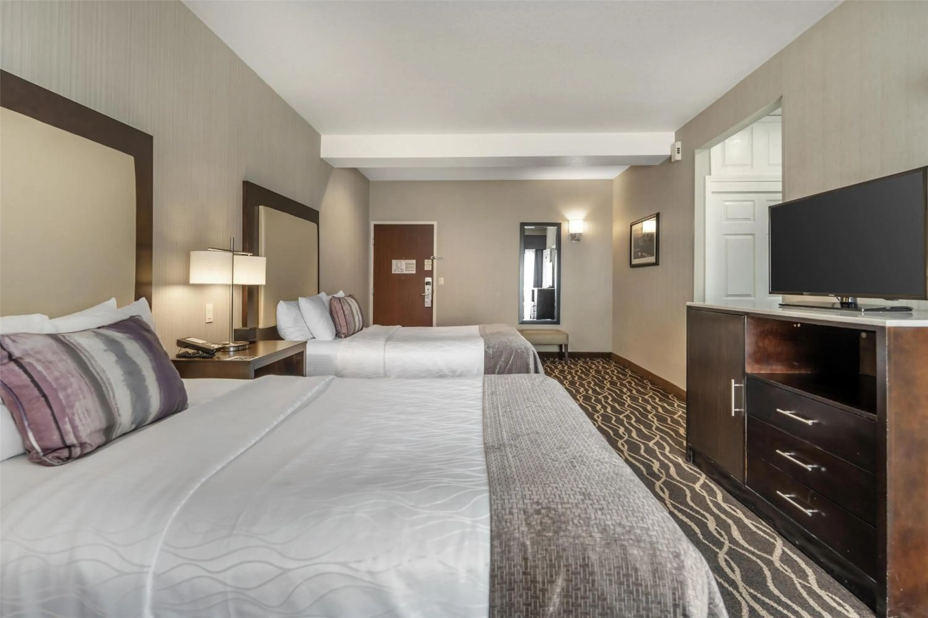 Bedroom, Bed in Best Western Plus Hotel at the Convention Center