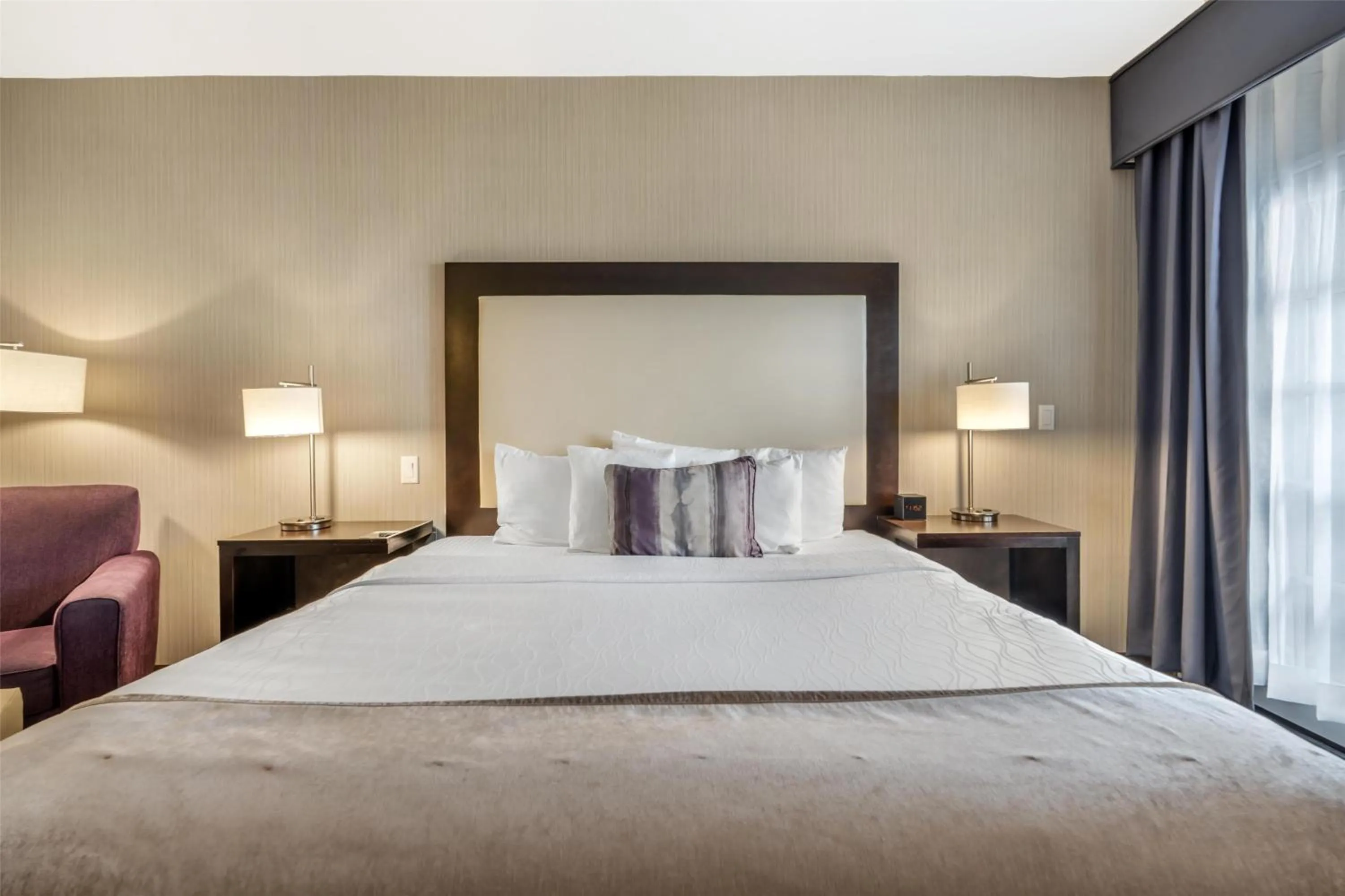 Bedroom, Bed in Best Western Plus Hotel at the Convention Center