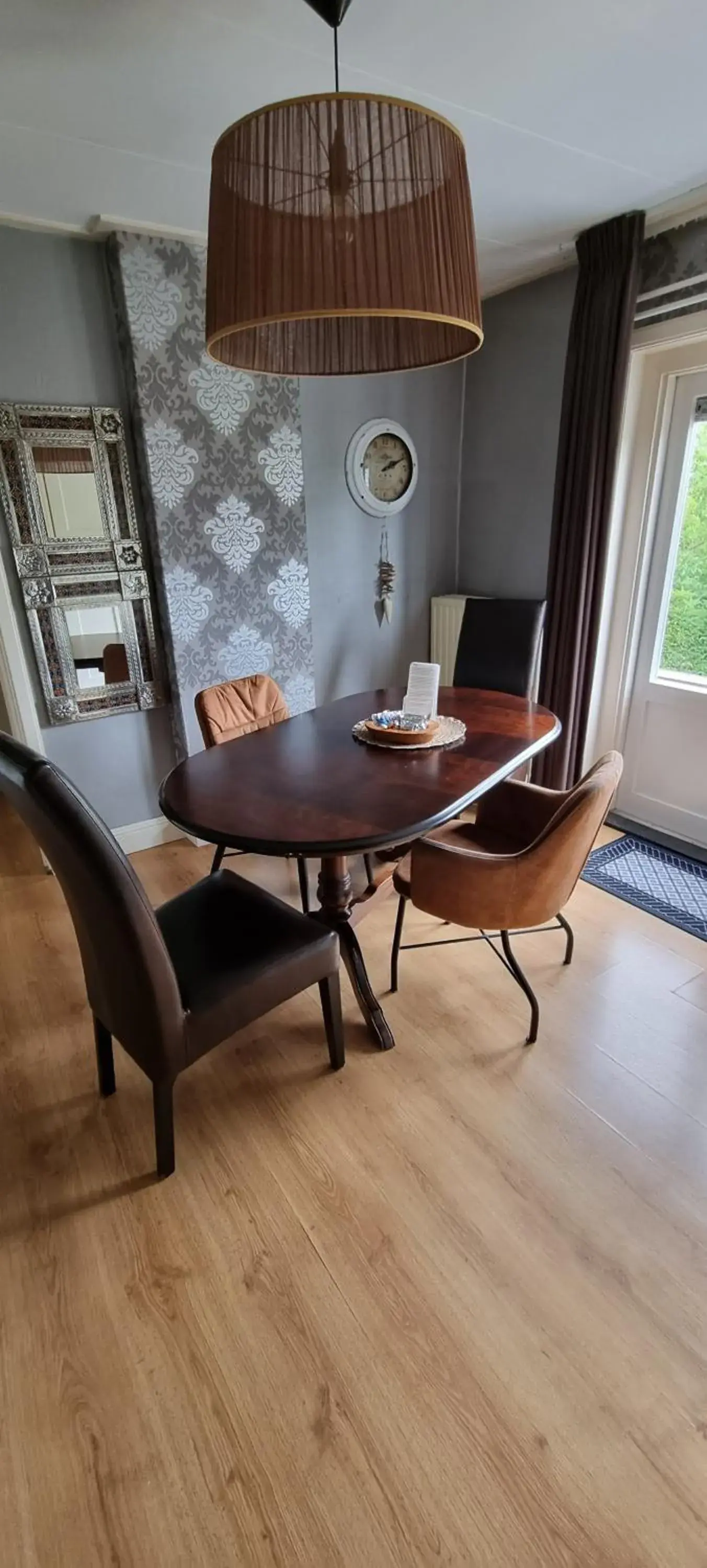 Apartment With Shared Bathroom in B&B MaasLandje Apartment With Shared Bathroom in B&B MaasLandje