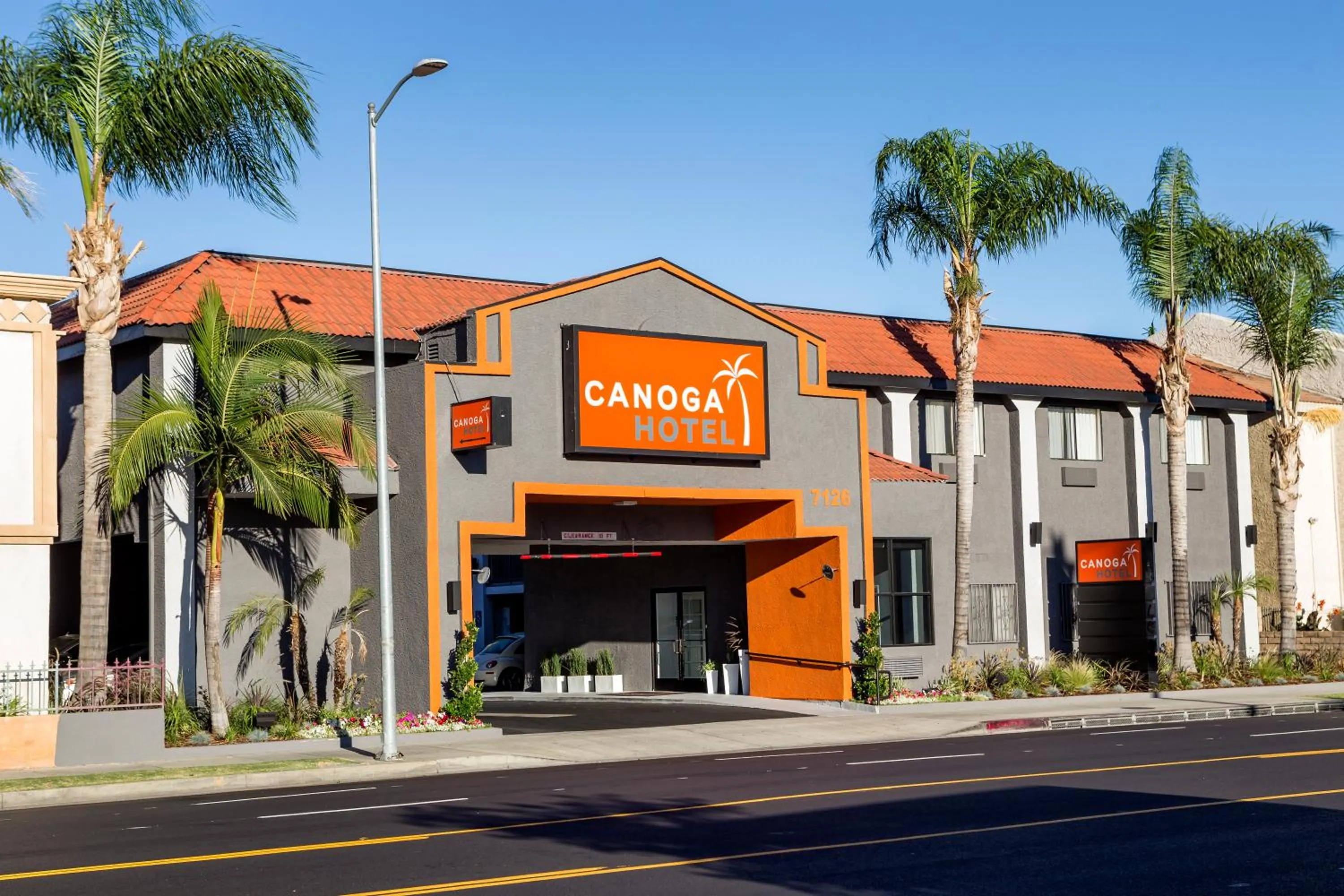 Facade/entrance in Canoga Hotel at Warner Center