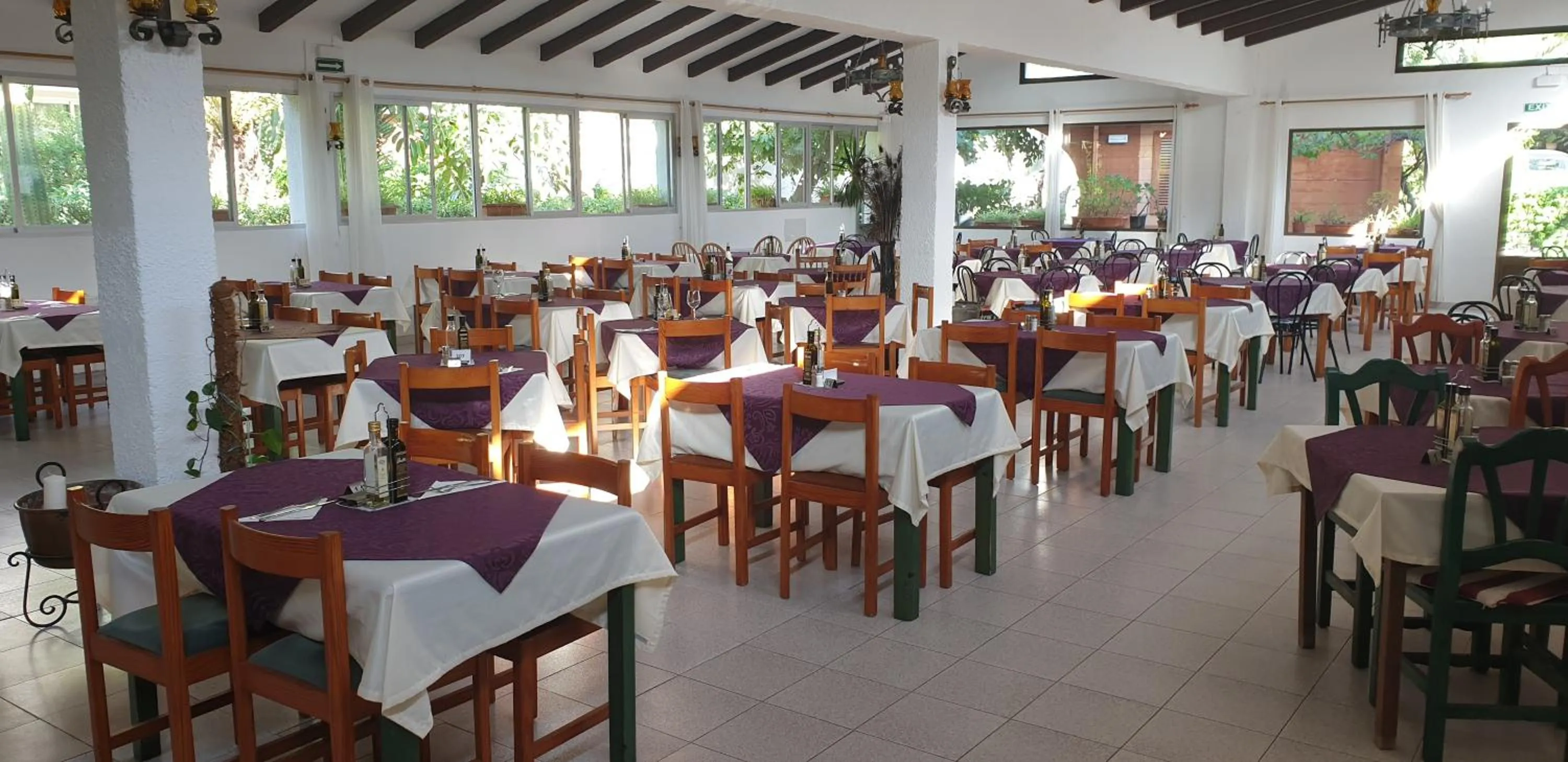 Restaurant/places to eat in Soller Garden