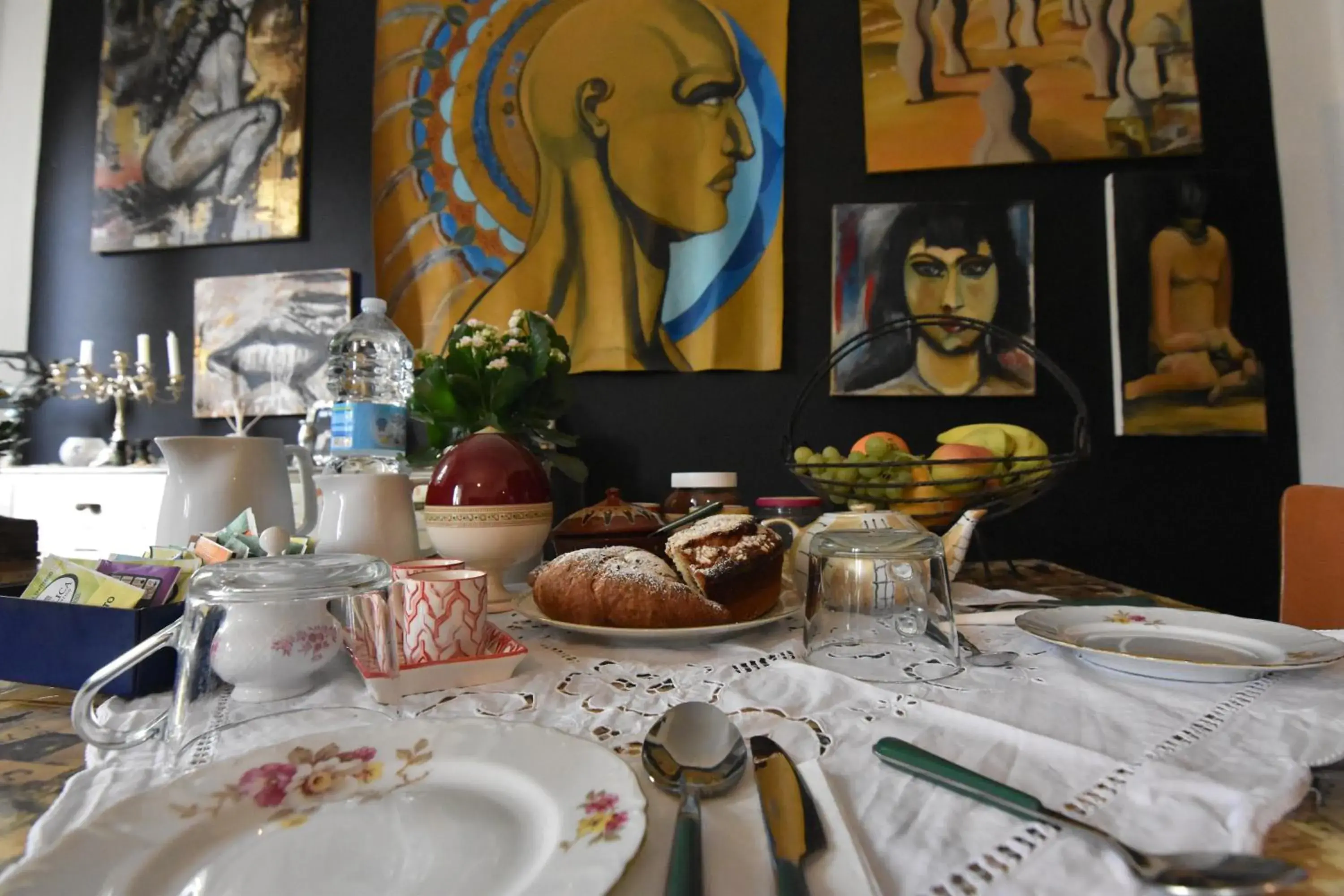 Double or Twin Room with Shared Bathroom - single occupancy in A Casa dell'Artista ViKi Double or Twin Room with Shared Bathroom - single occupancy in A Casa dell'Artista ViKi