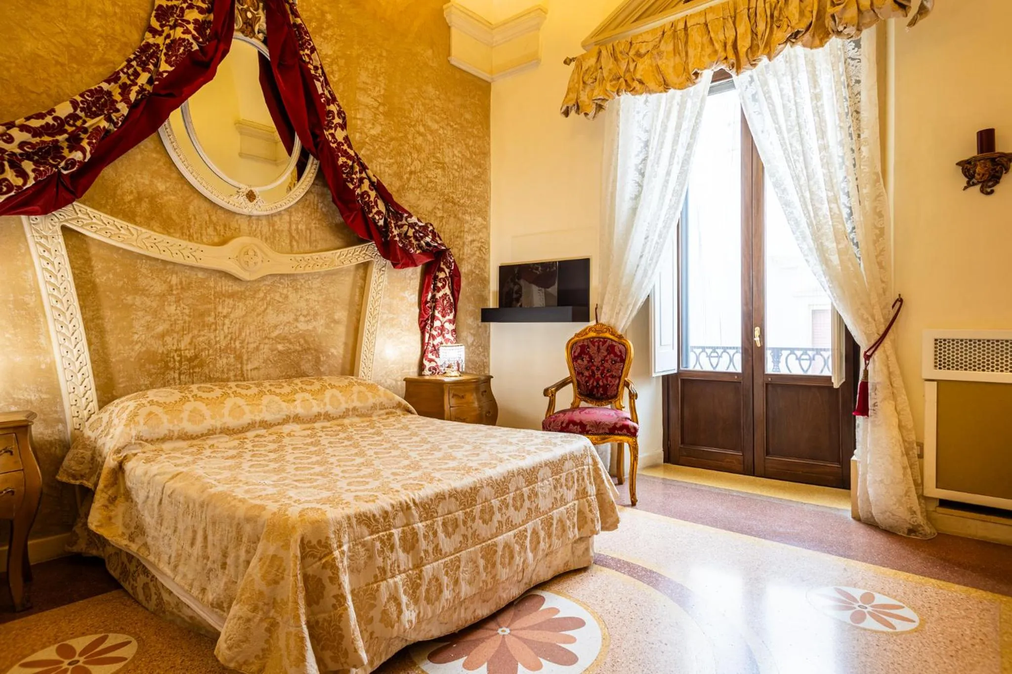 Bed in Palazzo Gallo Resort