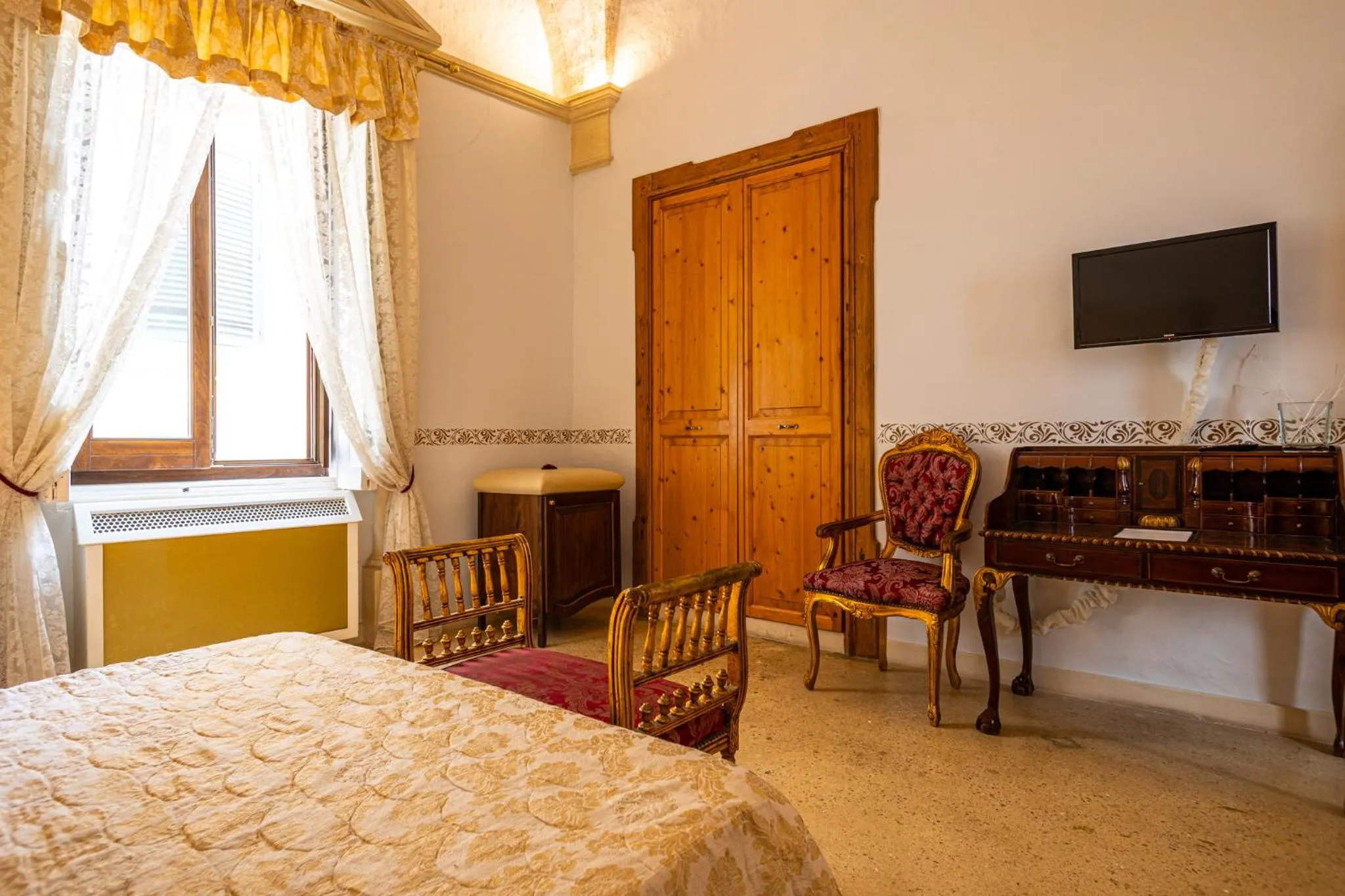 Bed in Palazzo Gallo Resort