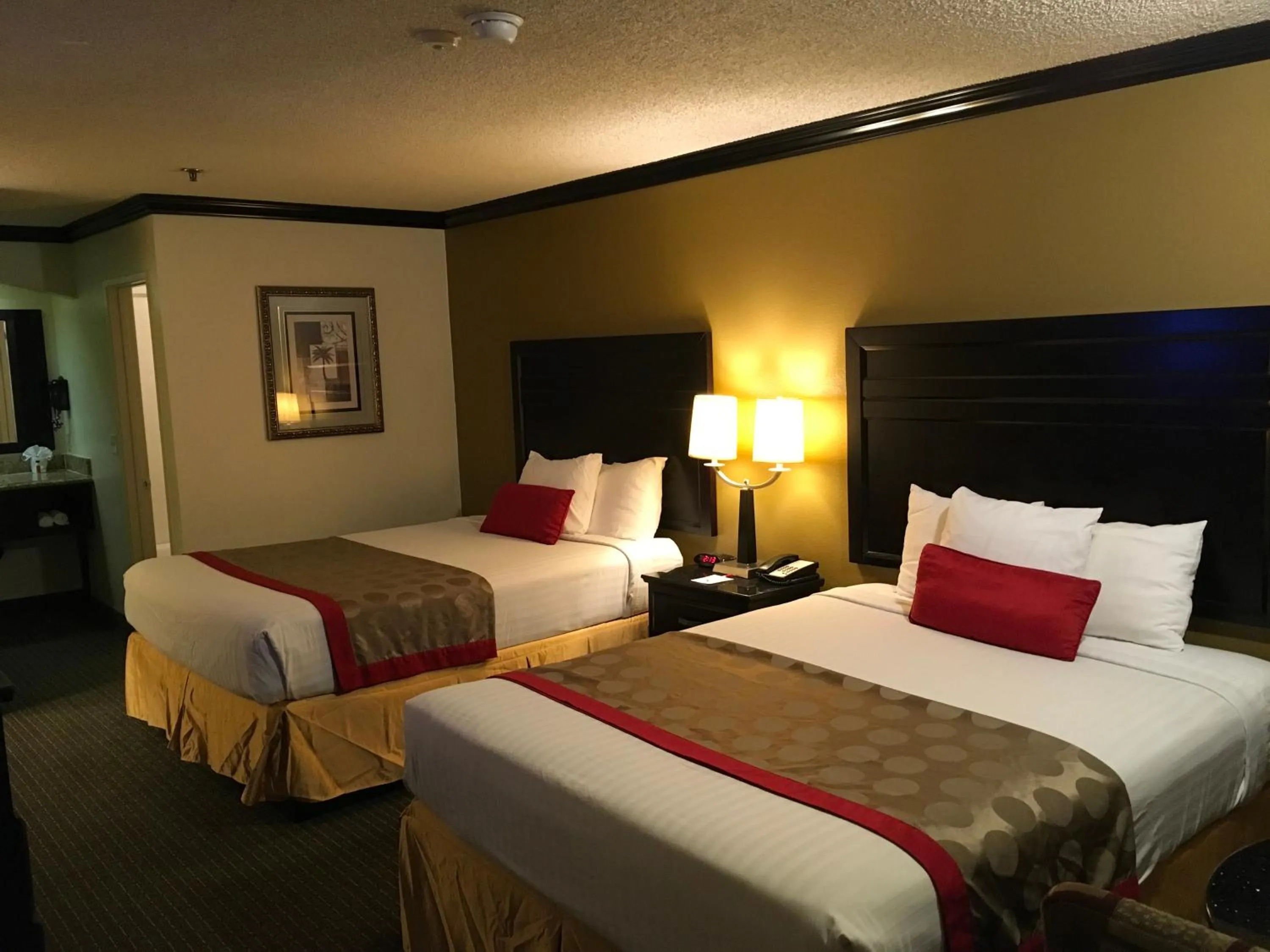 Bed in Ramada by Wyndham Ontario Airport & Convention Center